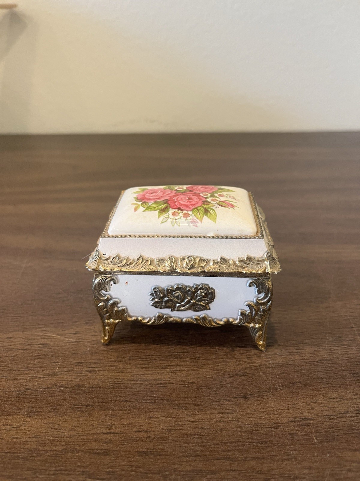 Vintage Mele Ceramic Music Box Japan Roses Jewelry Box w/Flowers Vintage Mele Ceramic Music Box Japan Roses Jewelry Box w/Flowers