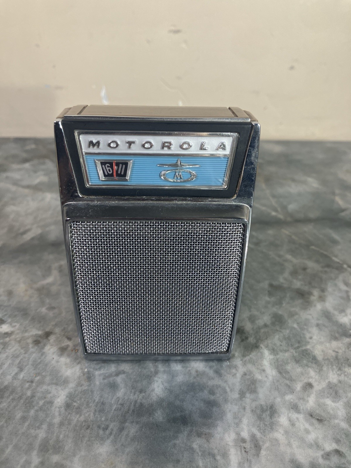 Vintage 1960s MOTOROLA X15E 6 TRANSISTOR AM RADIO TESTED SEE NOTES Vintage 1960s MOTOROLA X15E 6 TRANSISTOR AM RADIO TESTED SEE NOTES