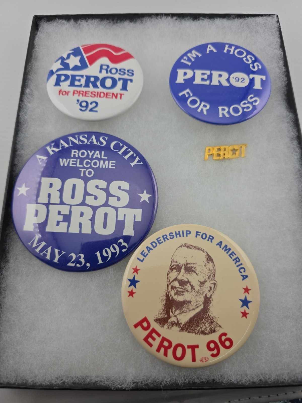 Ross Perot 1992 & 1996 Presidential Campaign Button Collection Ross Perot 1992 & 1996 Presidential Campaign Button Collection