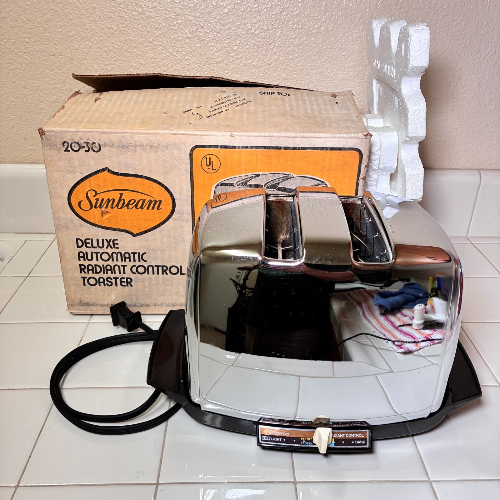 Vtg 1978 Sunbeam AT-W Radiant Shade Control Auto Drop Toaster & Orig Box - Works Vtg 1978 Sunbeam AT-W Radiant Shade Control Auto Drop Toaster & Orig Box - Works