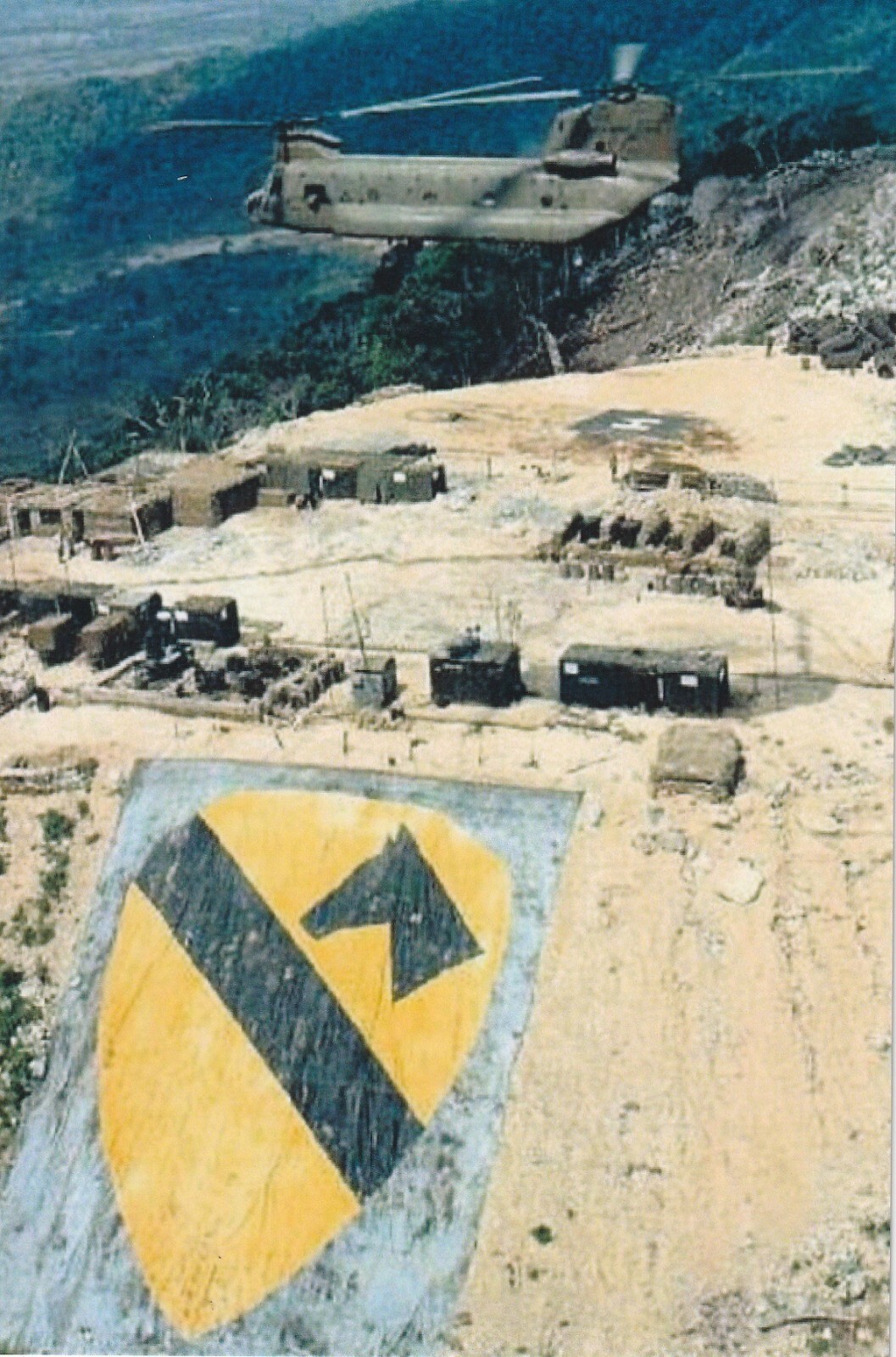 Vietnam  War  Photo --    1st Cavalry Division  Base....