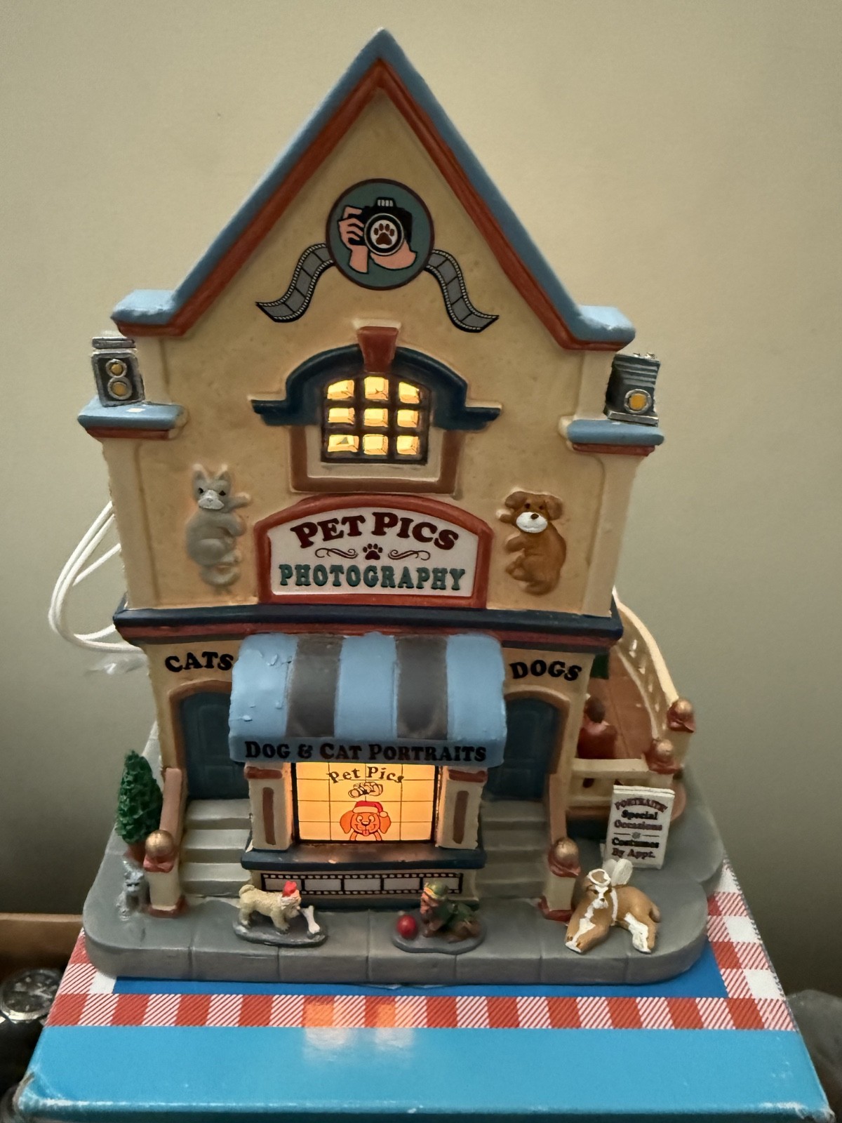 LEMAX PET PICS TABLE ACCENTS WITH LIGHT