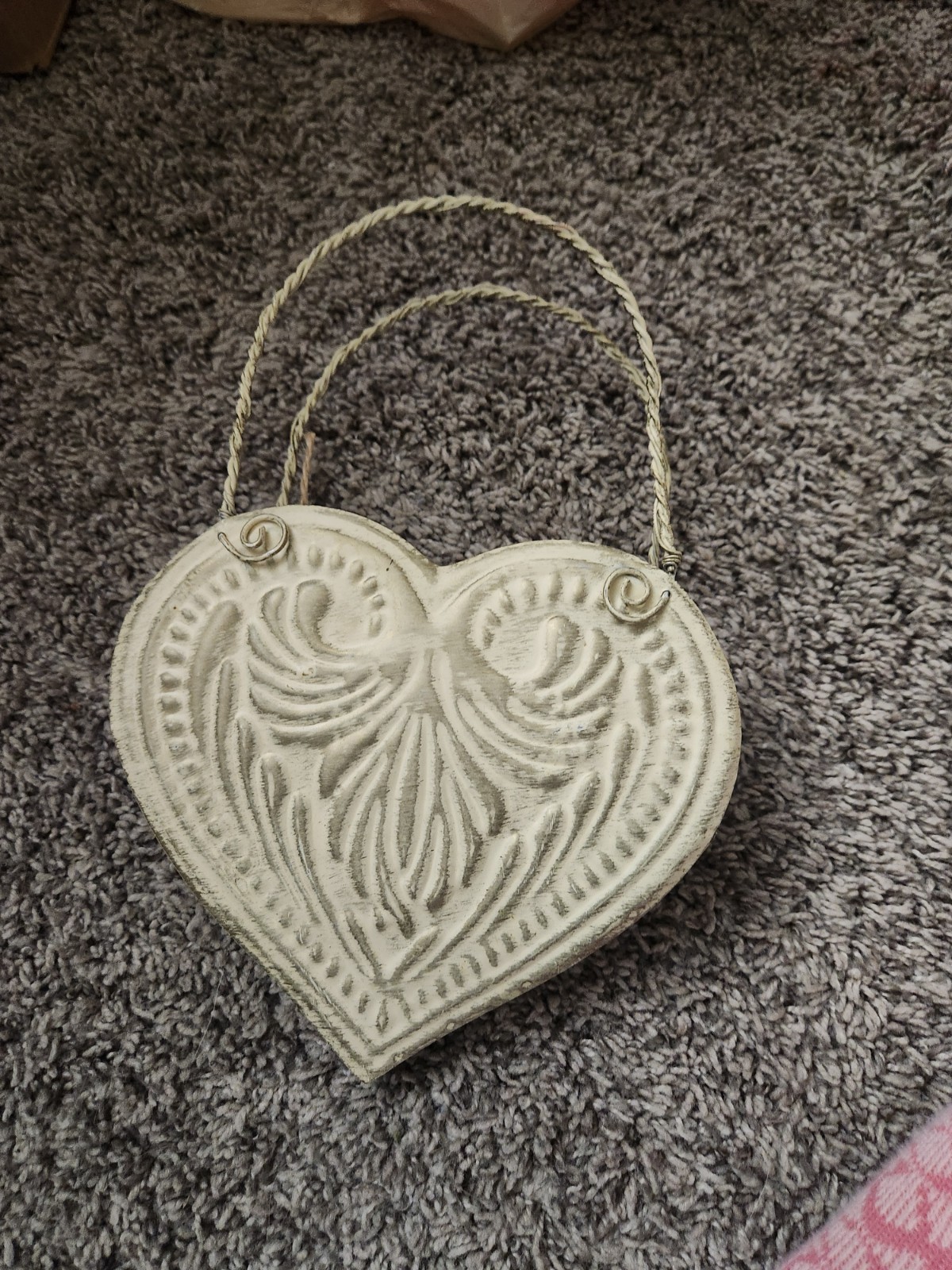 vintage hand-painted metal heart-shaped wall pocket vintage hand-painted metal heart-shaped wall pocket