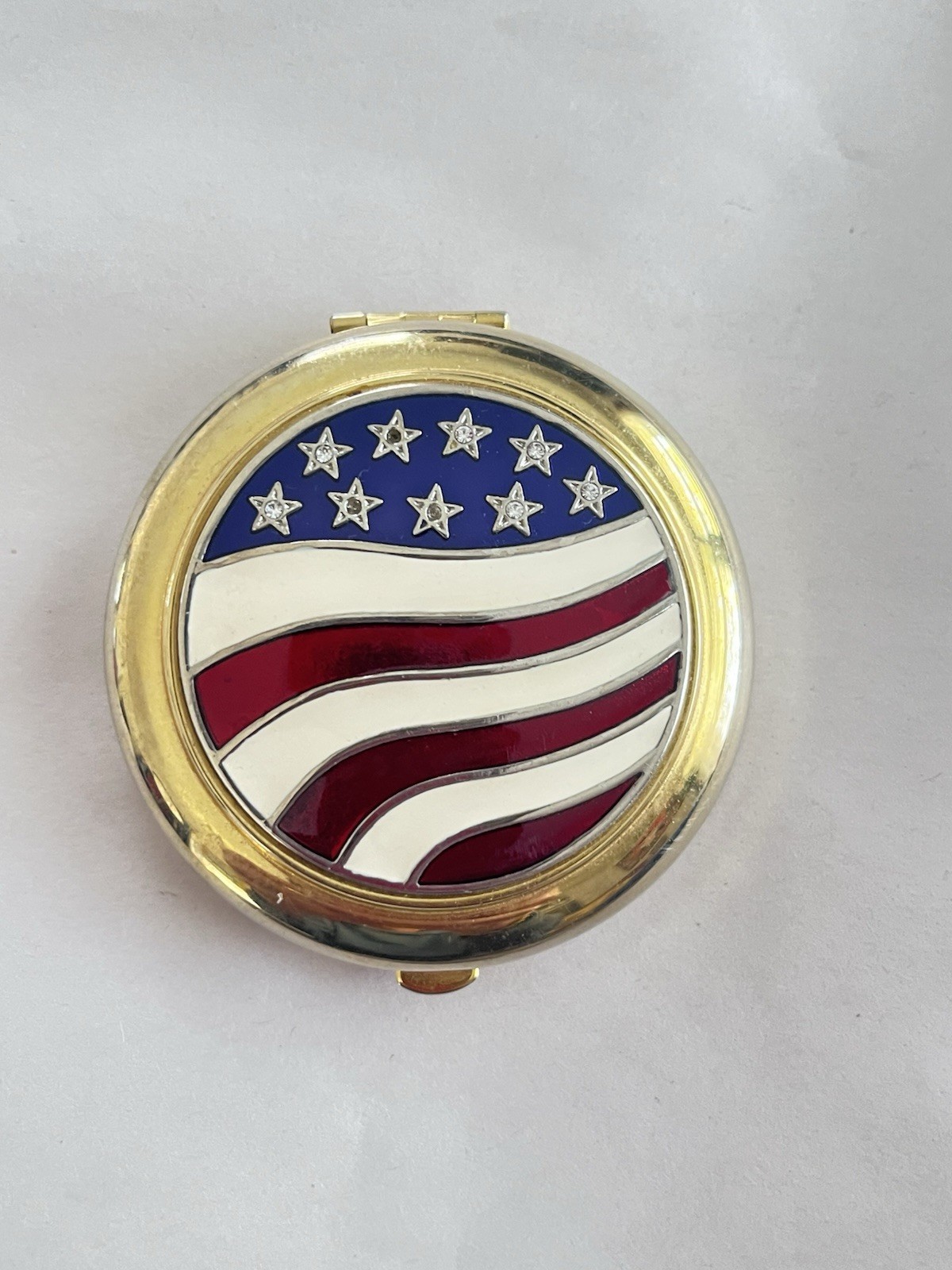 Estee Lauder America The Beautiful 2003 Lucidity Powder Compact Vintage Flag
