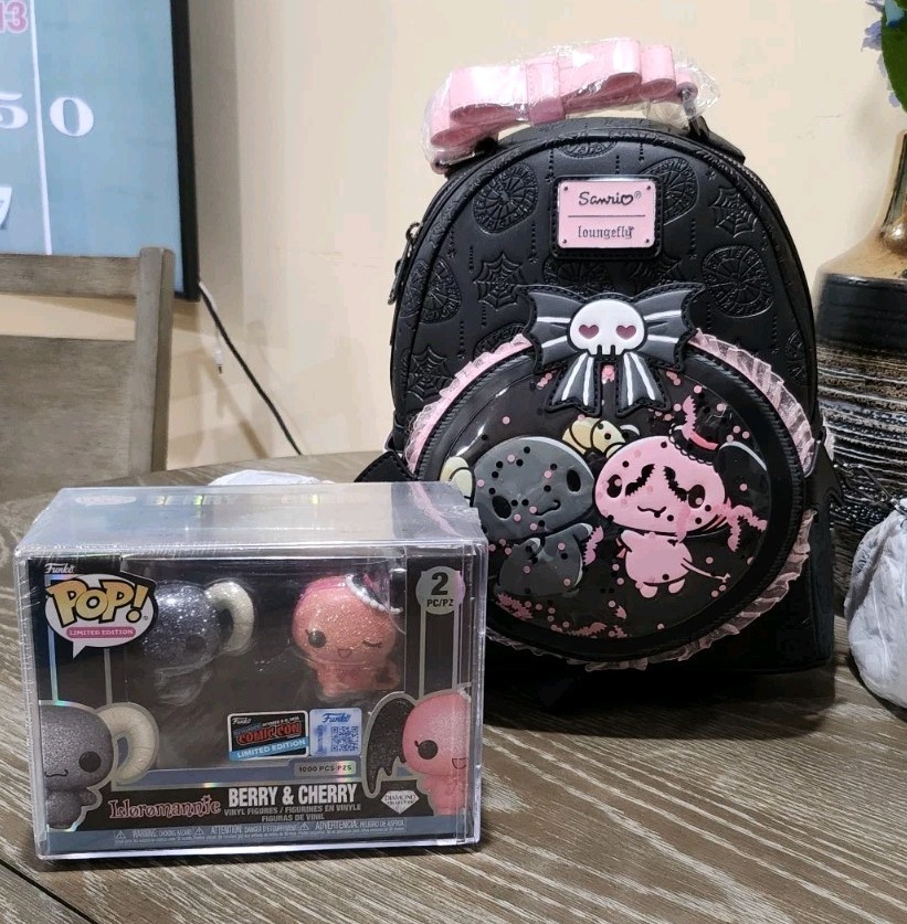 NYCC 2026 FUNKO & LOUNGEFLY BERRY & CHERRY POP & BACKPACK LE 1000 Con Sticker