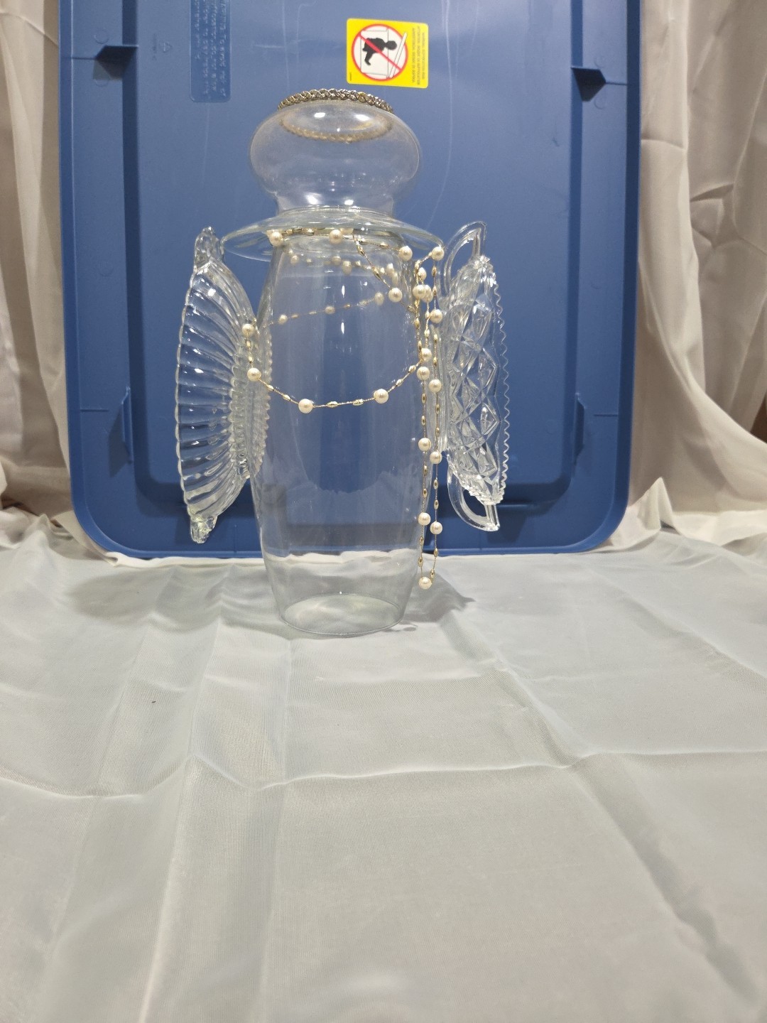 Elegant Glass Angel Vase with Pearls and Halo Bracelet 13\