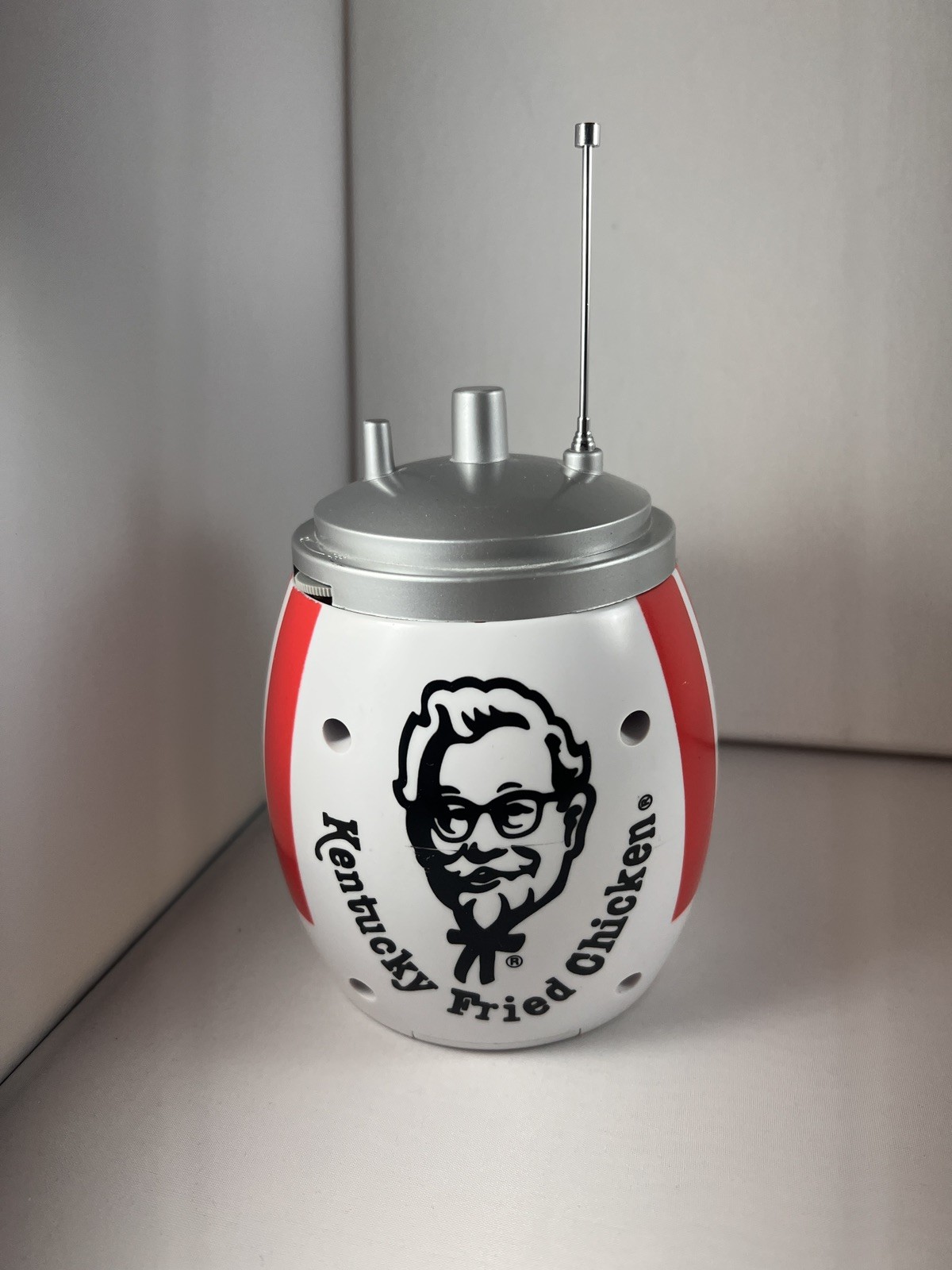 Rare Vintage 1971 KFC Bucket Radio First-Gen FM Variant South-East Asian Export