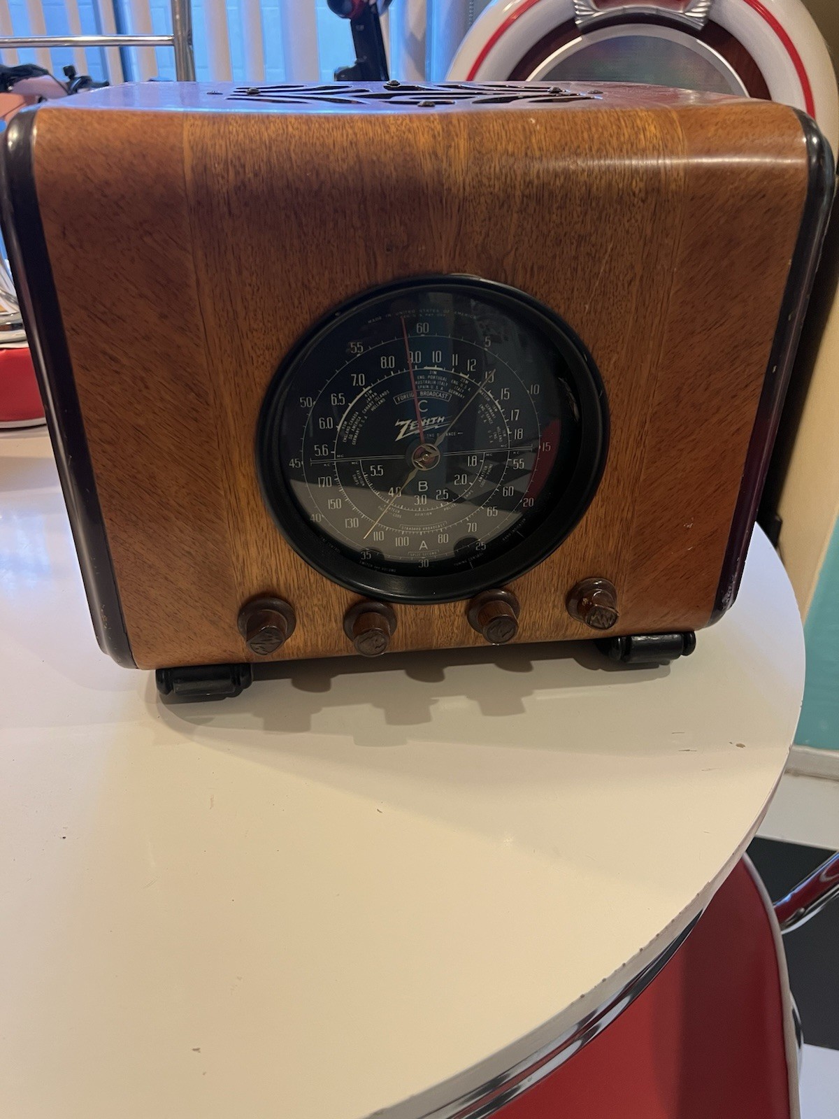 1937 Zenith 6-8-222 3 Band AM Shortwave CubeRadio  Works Still In Good Condition