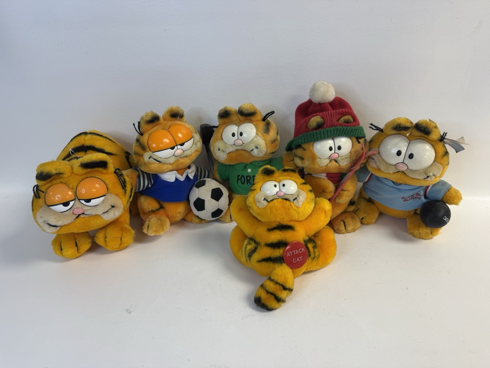 Lot of 6 Vtg Garfield Plush Skiing Bowling Golf Soccer Cat Window Dakin 1981