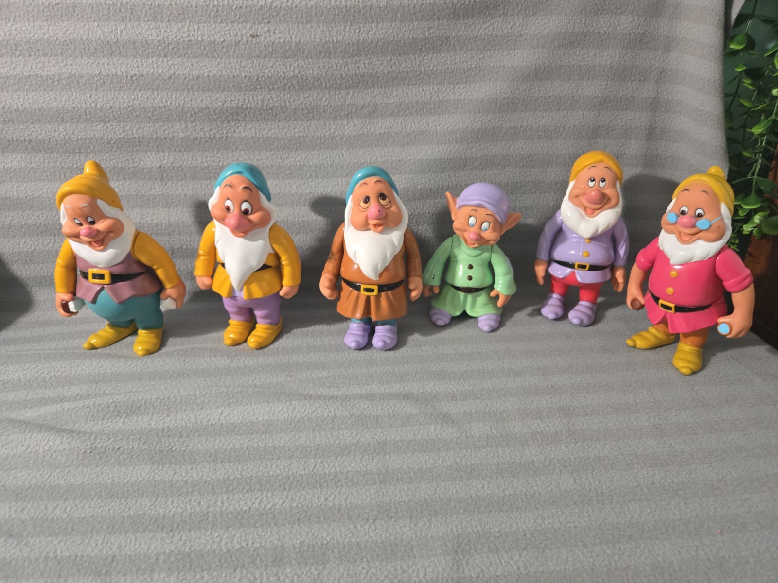 Vintage 1992 Disney Snow White Seven Dwarfs Vinyl 6” Figures Lot Of 6
