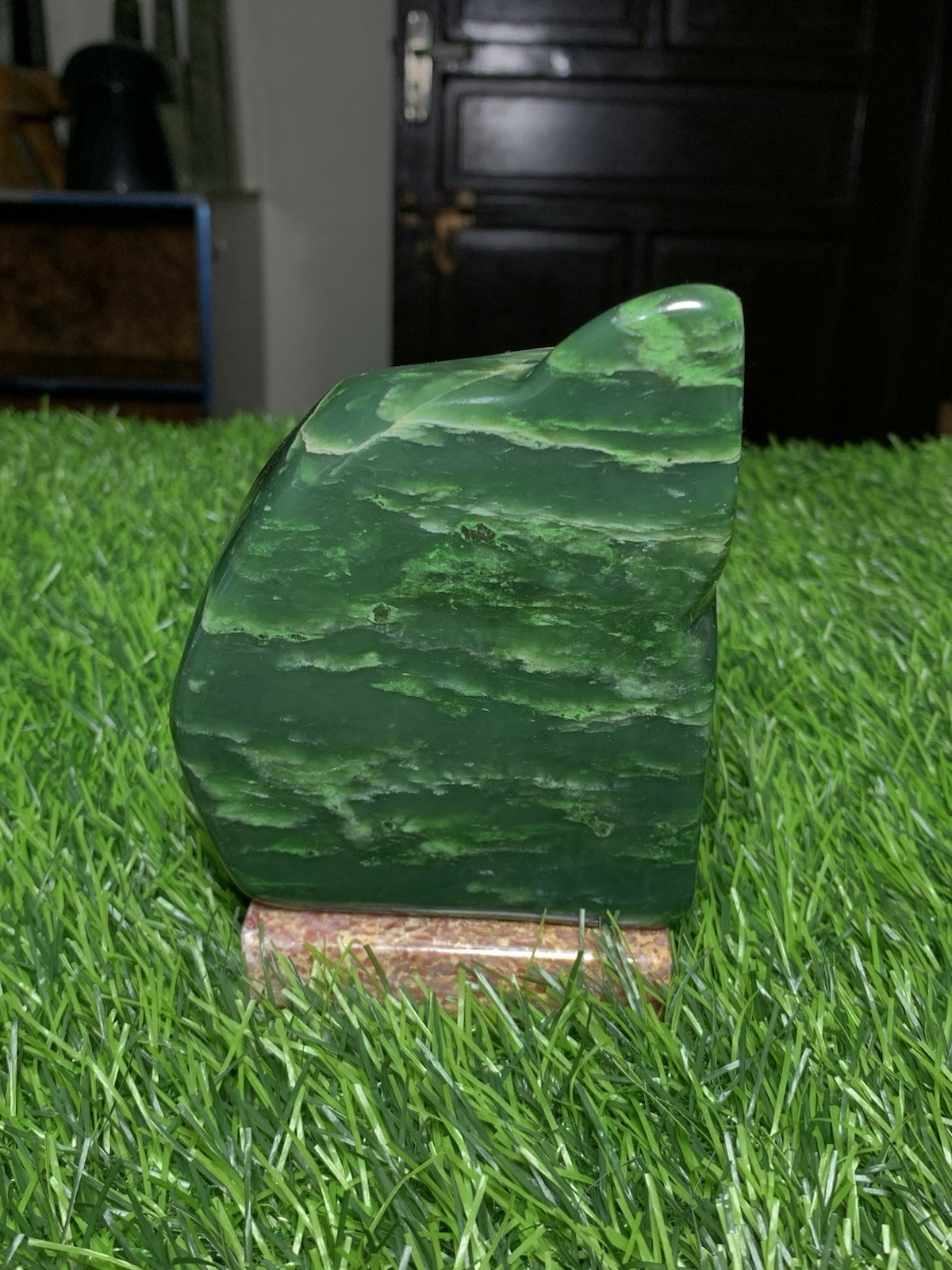 Top Green Nephrite Jade Freeform 950g Polished Crystal Specimen Healing Decor