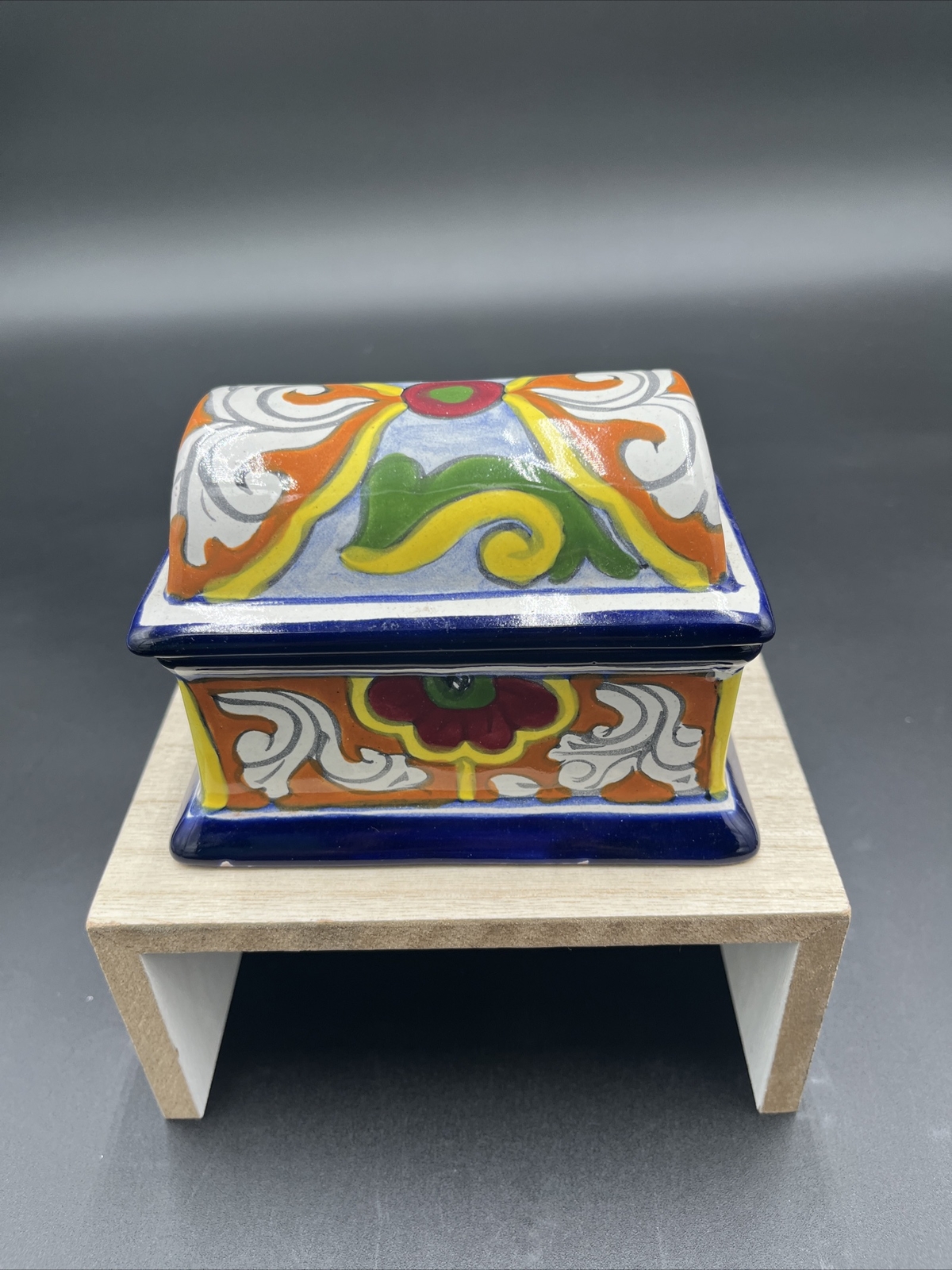 Vintage Mexican Talavera Hand Painted Ceramic Chest Floral Cobalt Box Signed 5” Vintage Mexican Talavera Hand Painted Ceramic Chest Floral Cobalt Box Signed 5”