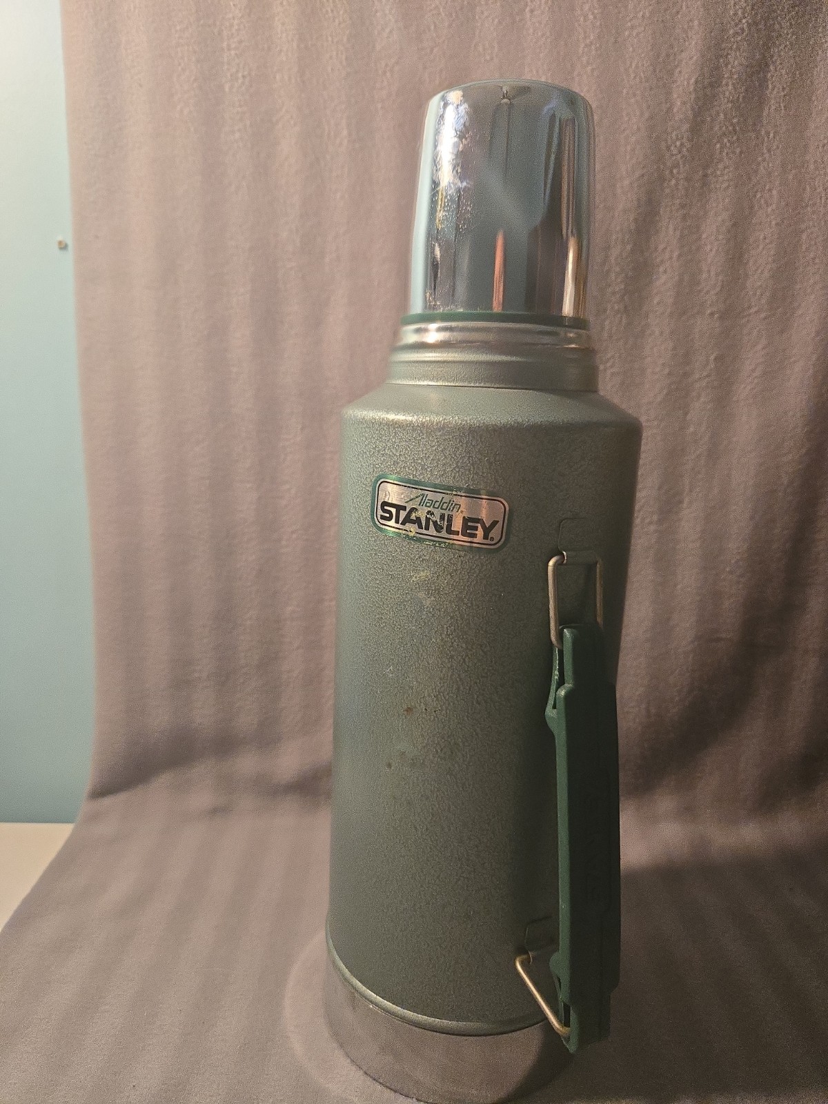 Vintage Stanley Aladdin Thermos A945DH-1/2 Gallon-13B Stopper-W/Handle -Rare Vintage Stanley Aladdin Thermos A945DH-1/2 Gallon-13B Stopper-W/Handle -Rare