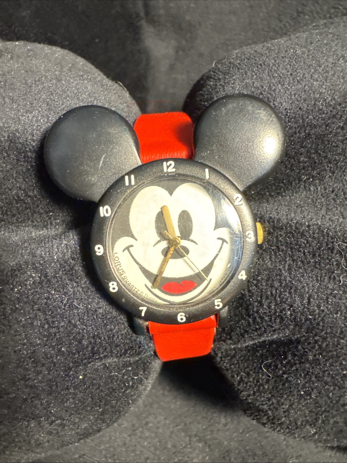 Vintage Lorus Disney Analog Quartz Mickey Mouse Watch New Battery Vintage Lorus Disney Analog Quartz Mickey Mouse Watch New Battery