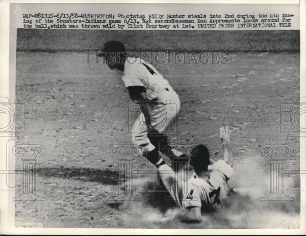 1958 Press Photo Indians Billy Hunter Steals Second, Ken Aspromonte, Senators 1958 Press Photo Indians Billy Hunter Steals Second, Ken Aspromonte, Senators
