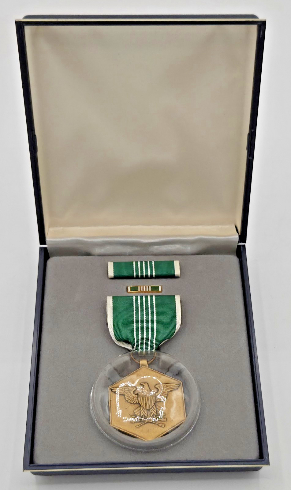 Vintage US Army Commendation Medal ARCOM Set Pin Ribbon Case Issued ⭐FREE SHIP Vintage US Army Commendation Medal ARCOM Set Pin Ribbon Case Issued ⭐FREE SHIP
