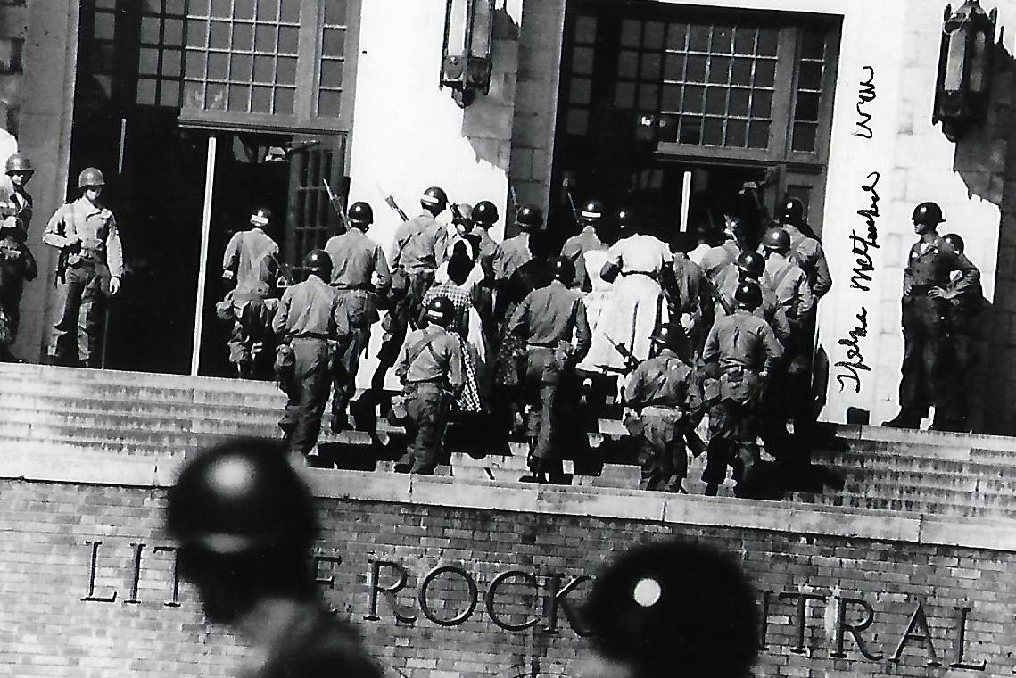 Thelma Mothershed-Wair auto 4x6 photo Little Rock Nine Civil Rights COA LOOK Thelma Mothershed-Wair auto 4x6 photo Little Rock Nine Civil Rights COA LOOK