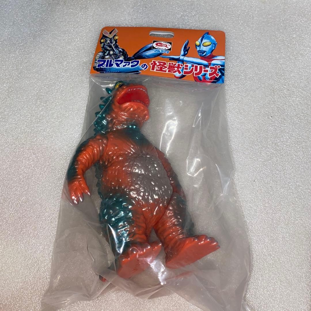 Bullmark Magular Orange Version Ultraman Kaiju Sofubi Figure