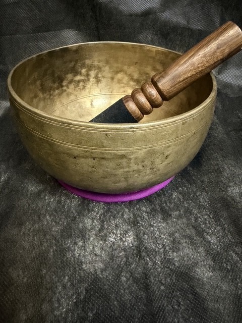 Rare Antique Deep sound Healing Yoga handmade Singing Bowl 7\