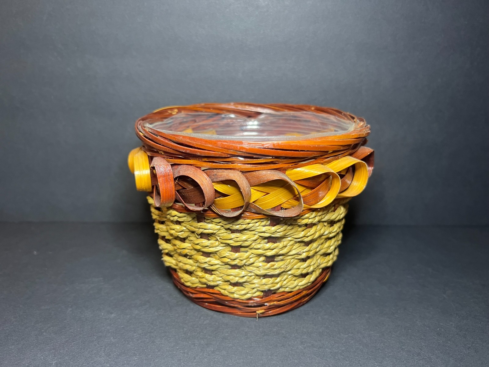 VTG Rustic Hand Woven Reed & Twine Cache Basket w Twisted Loops & Plastic Insert