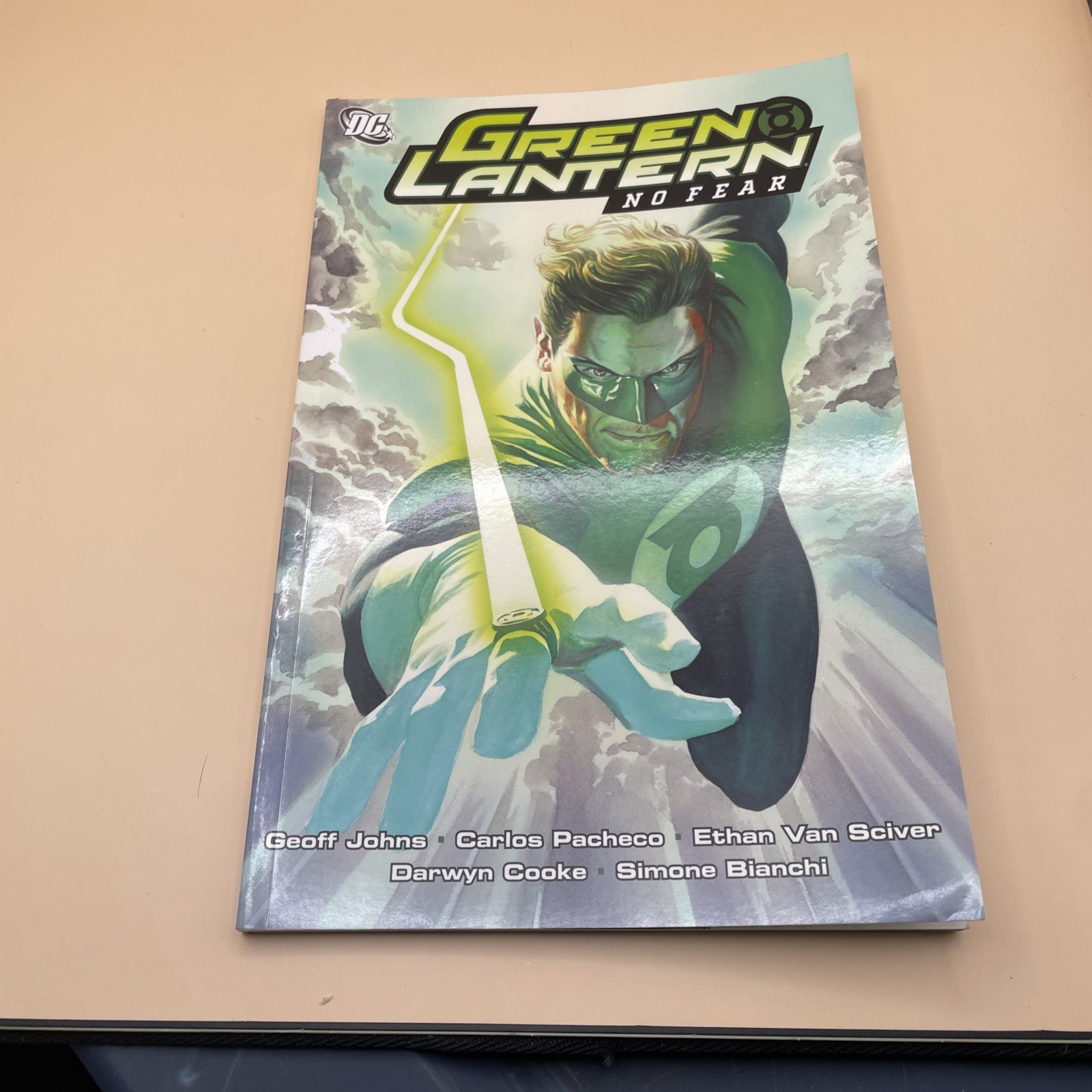 DC Comics Green Lantern: No Fear Trade Paperback Graphic Novel Geoff Johns DC Comics Green Lantern: No Fear Trade Paperback Graphic Novel Geoff Johns