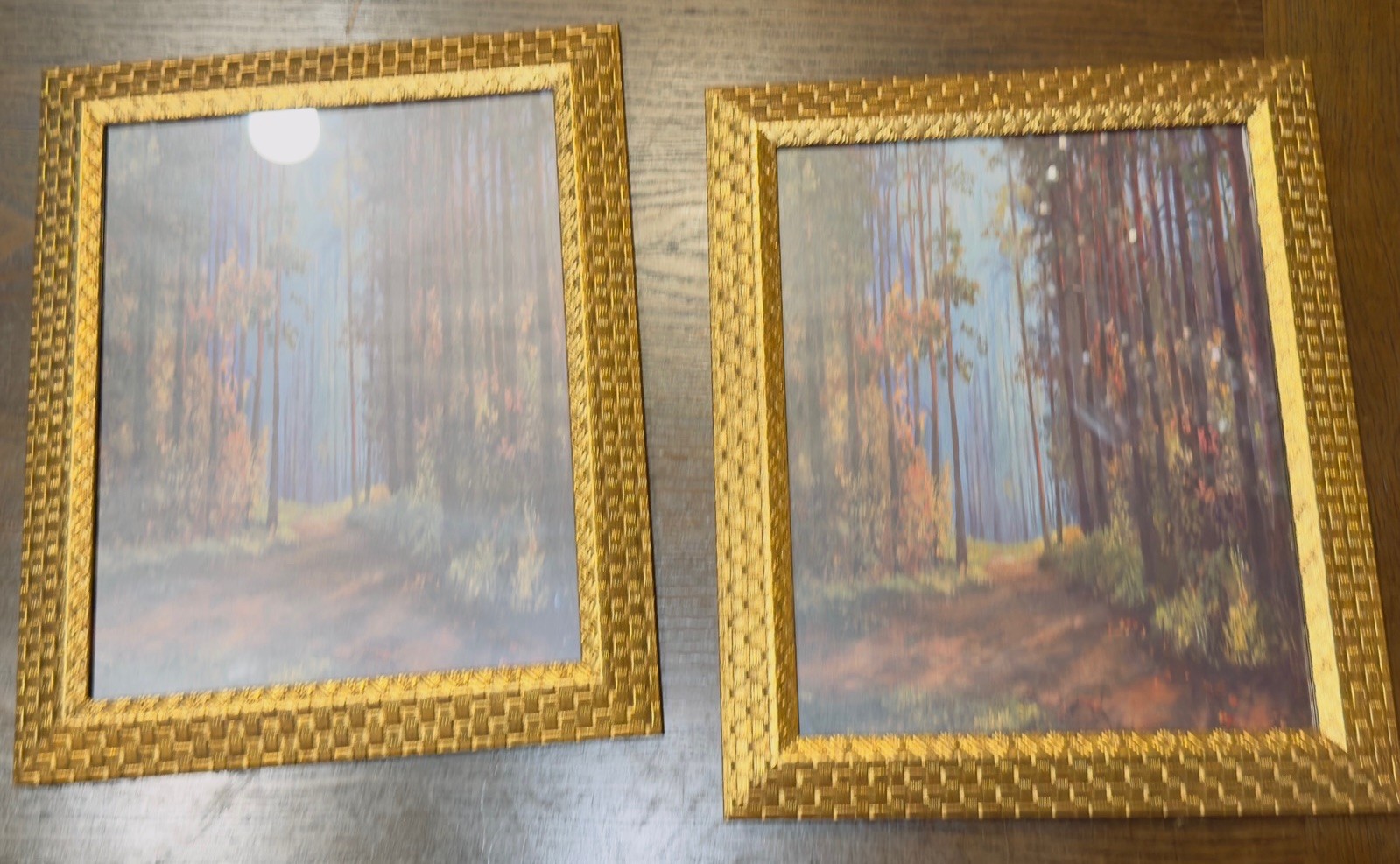 Beautiful gold frame with Ribbed Design Frame