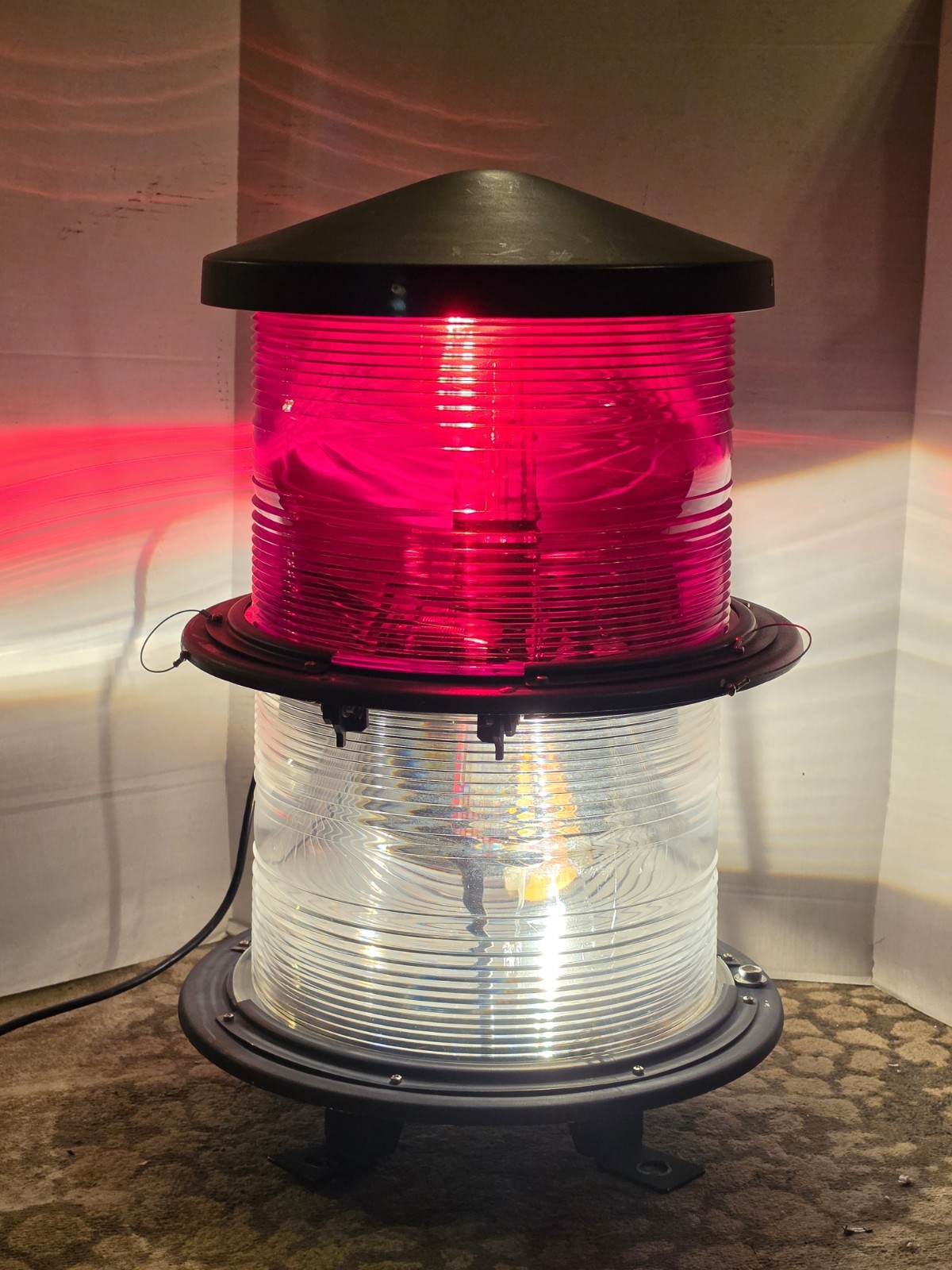Vintage TWR Lighting Inc., L-86 475 Beacon, 26 Vintage TWR Lighting Inc., L-86 475 Beacon, 26