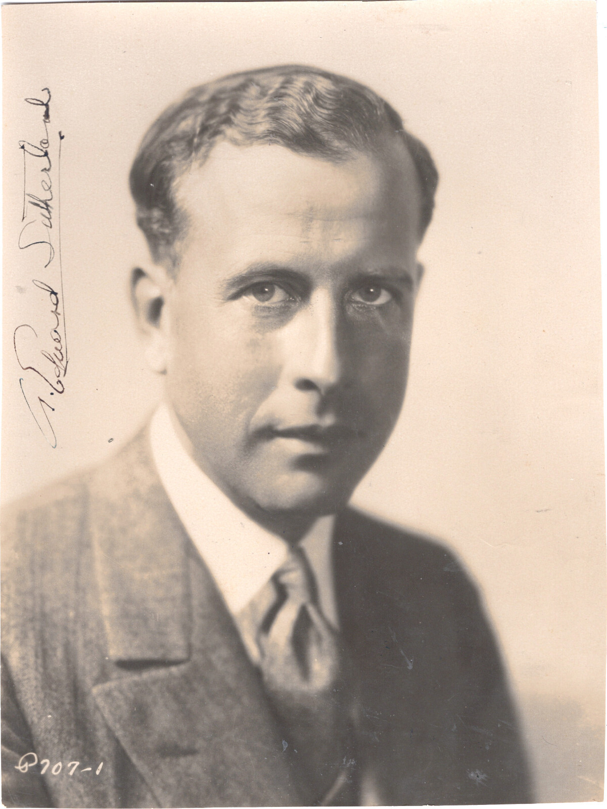 BRITISH FILM DIRECTOR A. EDWARD SUTHERLAND, SIGNED VINTAGE STUDIO PHOTO. BRITISH FILM DIRECTOR A. EDWARD SUTHERLAND, SIGNED VINTAGE STUDIO PHOTO.