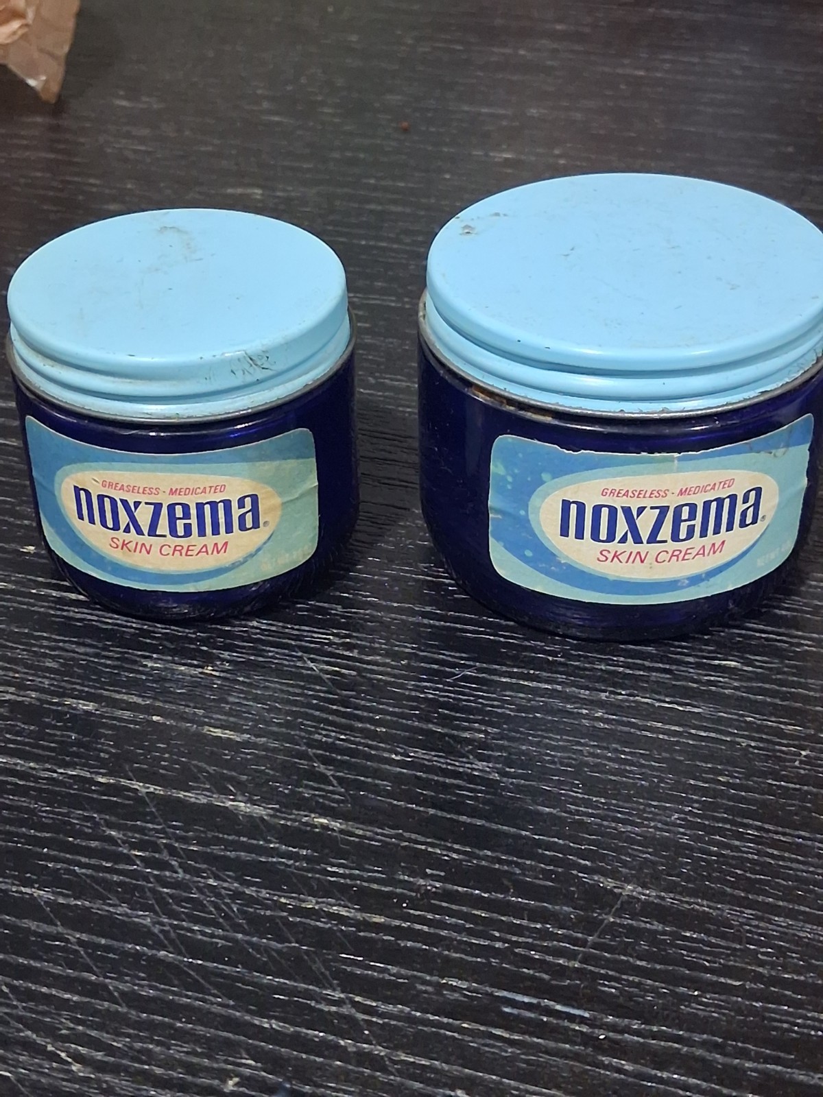 2 VINTAGE NOXZEMA COBALT BLUE GLASS JAR w Lid, Labels, Noxzema on Bottom -- 5052 2 VINTAGE NOXZEMA COBALT BLUE GLASS JAR w Lid, Labels, Noxzema on Bottom -- 5052