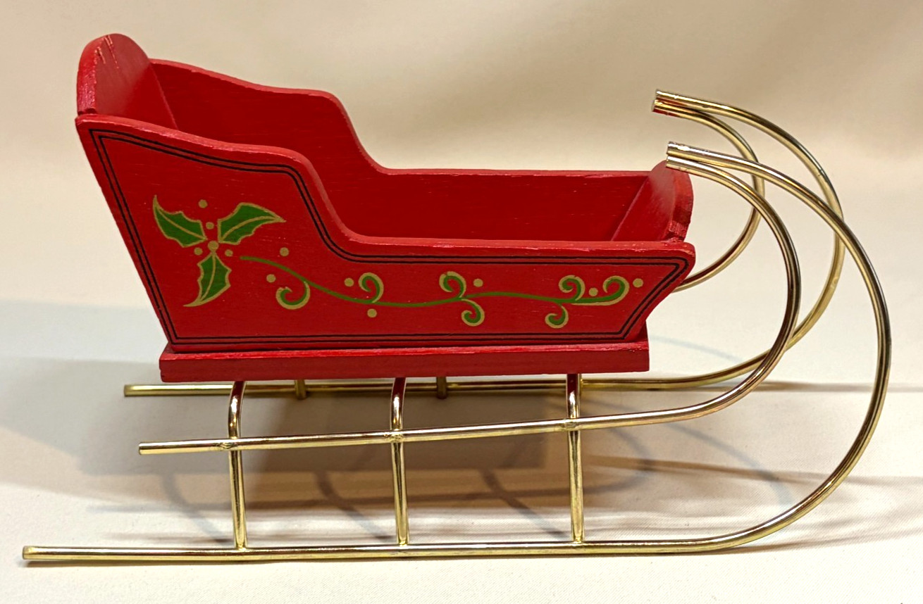Vintage Red Wooden Christmas Sleigh Metal Runners Tabletop Centerpiece Holiday 1 Vintage Red Wooden Christmas Sleigh Metal Runners Tabletop Centerpiece Holiday 1
