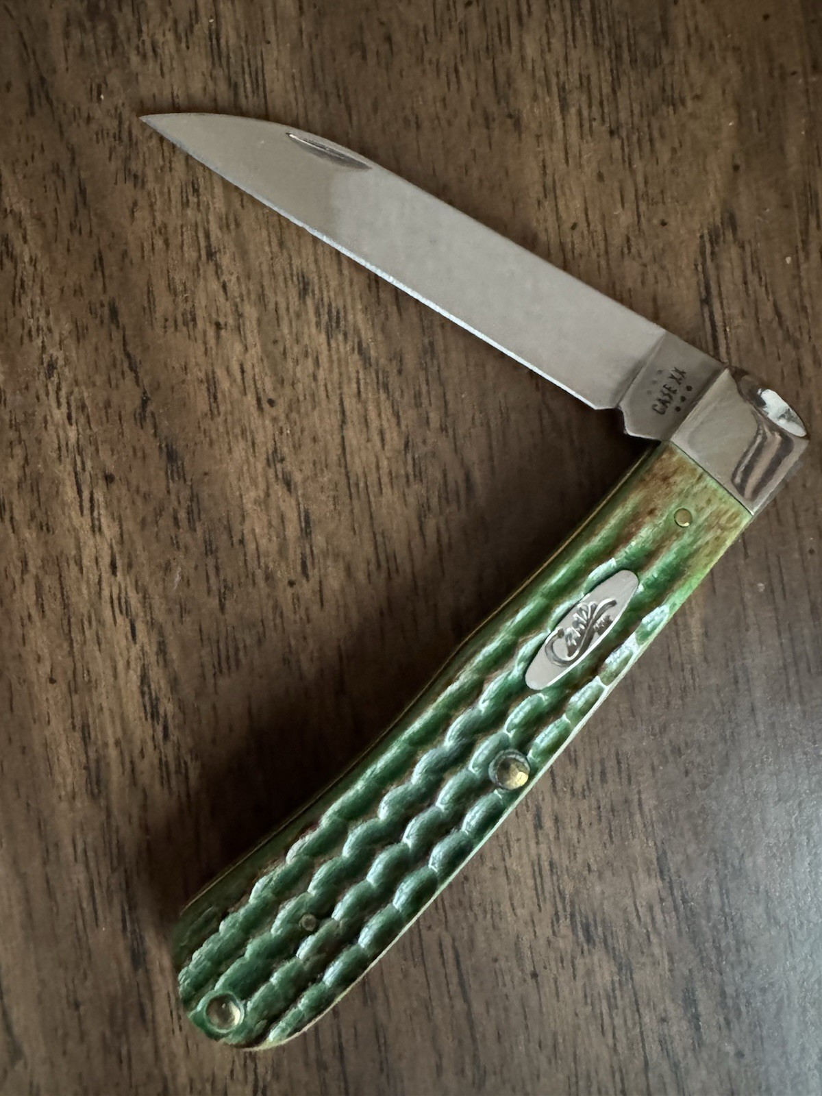 CASE XX BURNT BRIGHT GREEN LIZARD SKIN WHARNCLIFFE BAREHEAD TRAPPER KNIFE CASE XX BURNT BRIGHT GREEN LIZARD SKIN WHARNCLIFFE BAREHEAD TRAPPER KNIFE