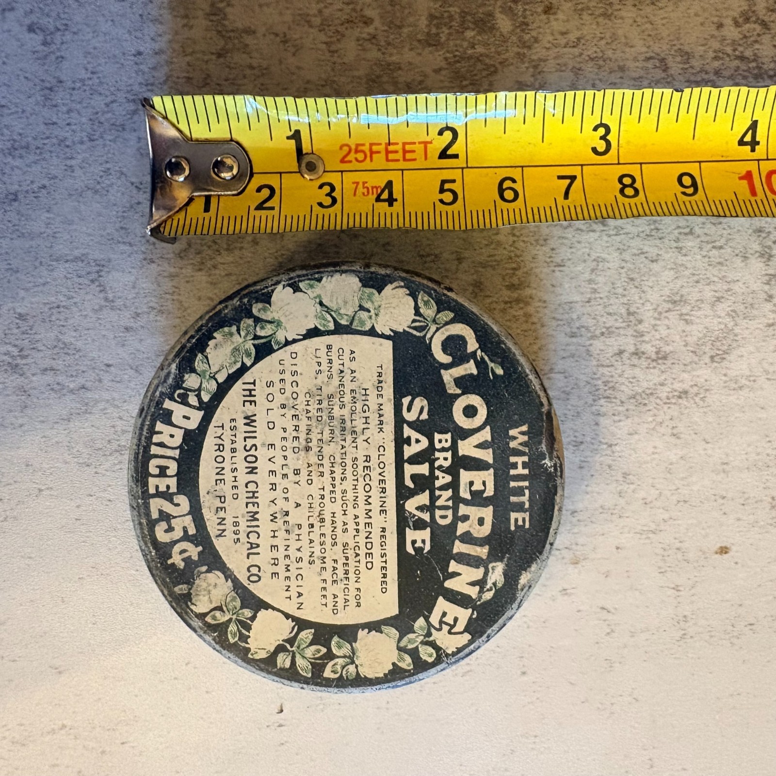 Vintage White Cloverine Brand Salve Tin Wilson Chemical Co Tyrone PA 25 Cent