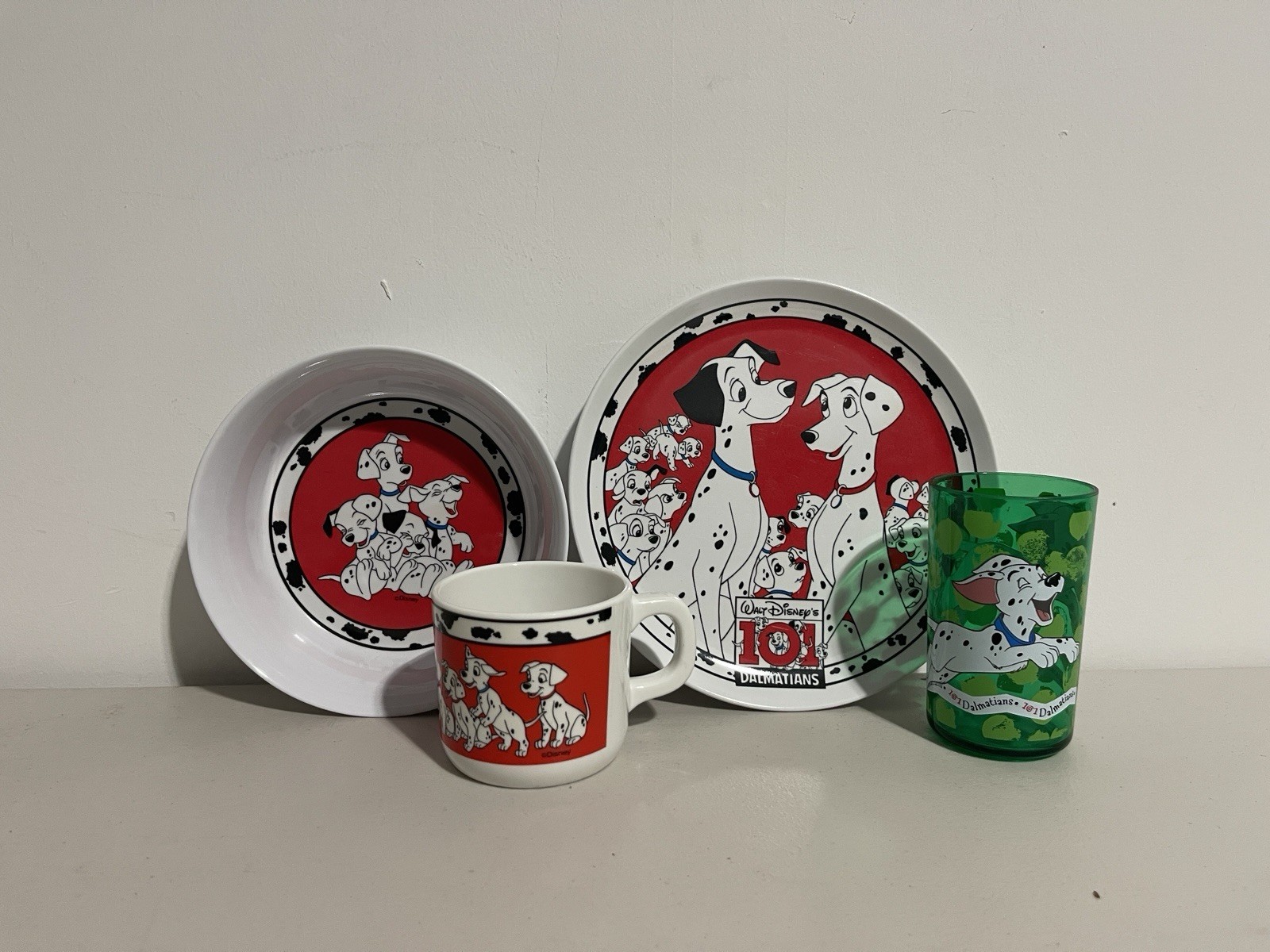 Vintage Disney 101 Dalmatians Kids Dinnerware Set Plate Bowl Mug Cup 4 Pc Vintage Disney 101 Dalmatians Kids Dinnerware Set Plate Bowl Mug Cup 4 Pc