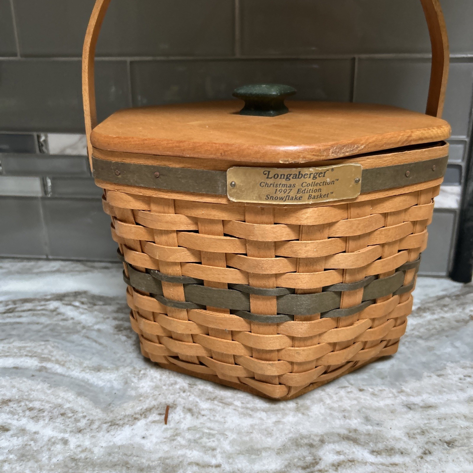 Longaberger 1997 Christmas Green Snowflake Basket with  Wood Lid Handle