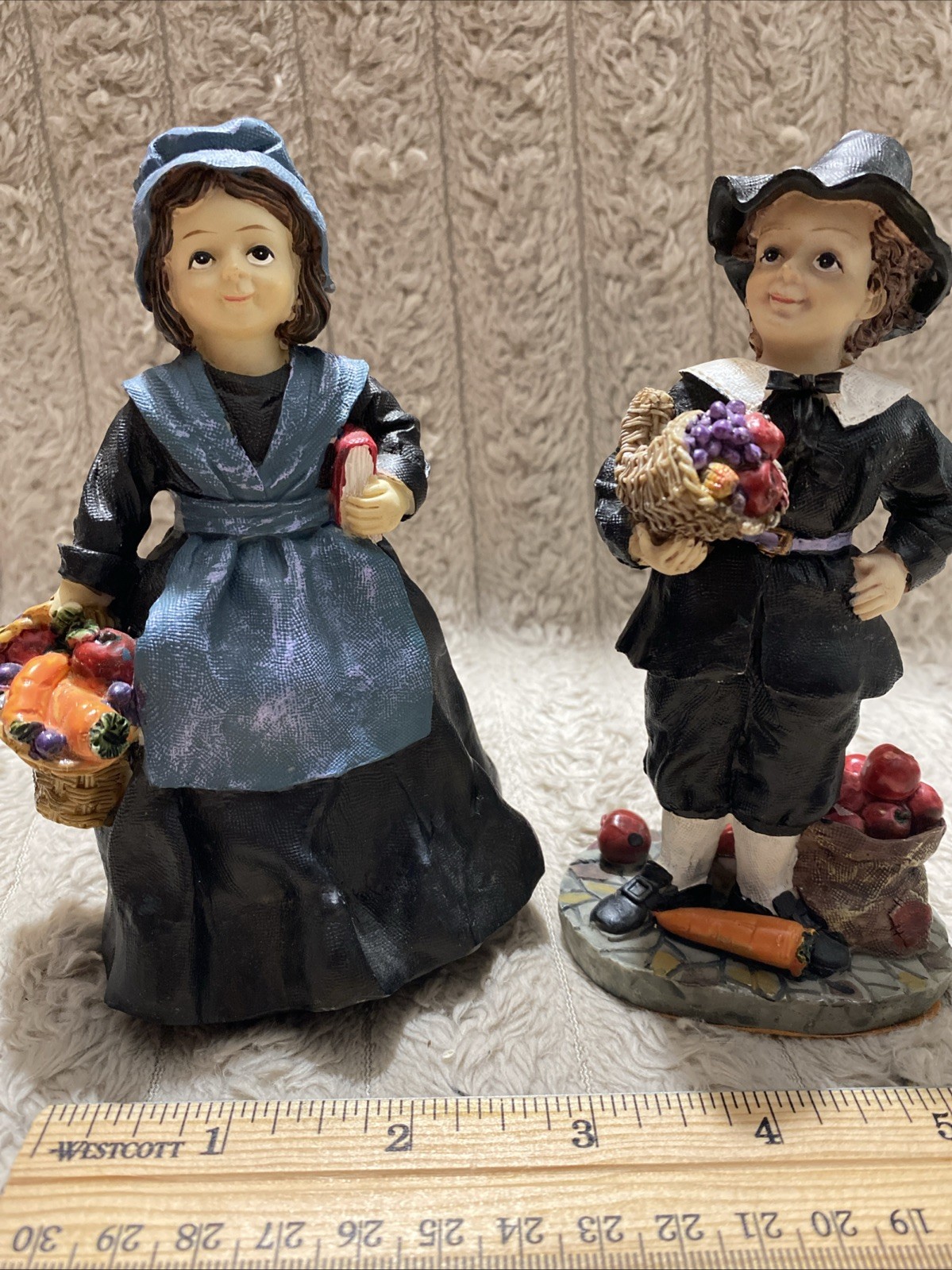 Set Of Two Thanksgiving Pilgrim Figurines