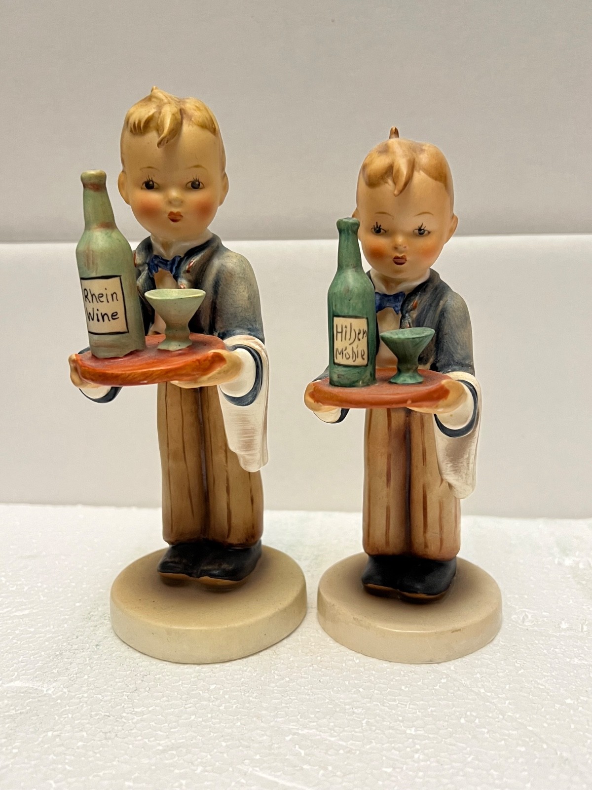 2 Goebel Hummel figurines # 154/0 & 154 WAITER RARE HIHEE MICHE TMK 2 FULL BEE 2 Goebel Hummel figurines # 154/0 & 154 WAITER RARE HIHEE MICHE TMK 2 FULL BEE