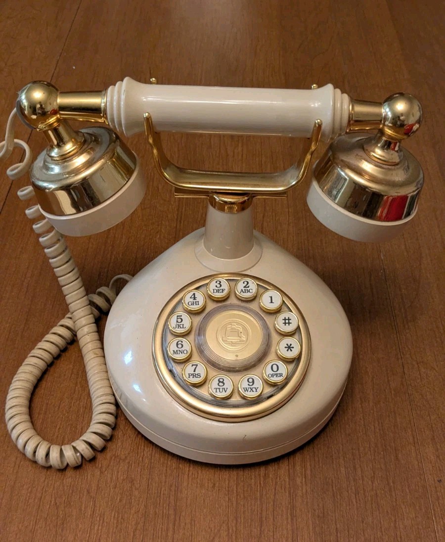 Vintage Western Electric Princess Touch Tone Desk Telephone Cream Gold Vintage Western Electric Princess Touch Tone Desk Telephone Cream Gold