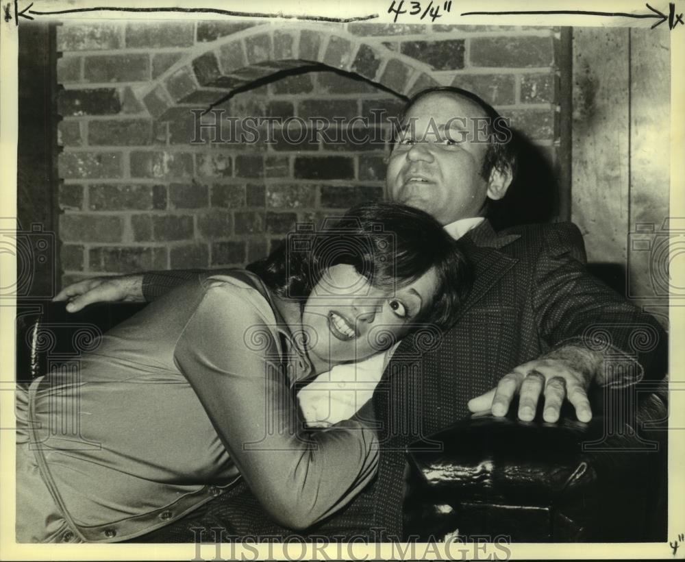 1981 Press Photo Actors Dona Emanuel, Peter Gabb, \
