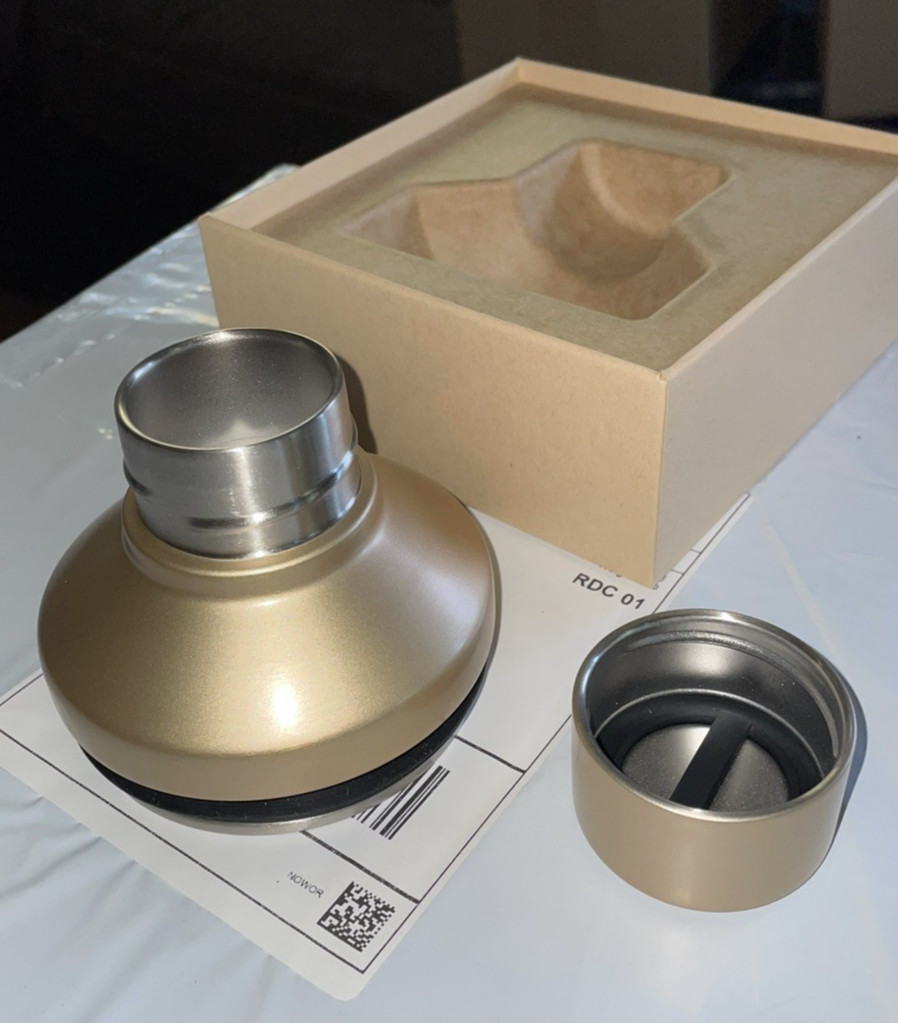 YETI Gold Metallic Cocktail Shaker Lid Brand New Fits 20oz / 16oz Ramblers NEW YETI Gold Metallic Cocktail Shaker Lid Brand New Fits 20oz / 16oz Ramblers NEW