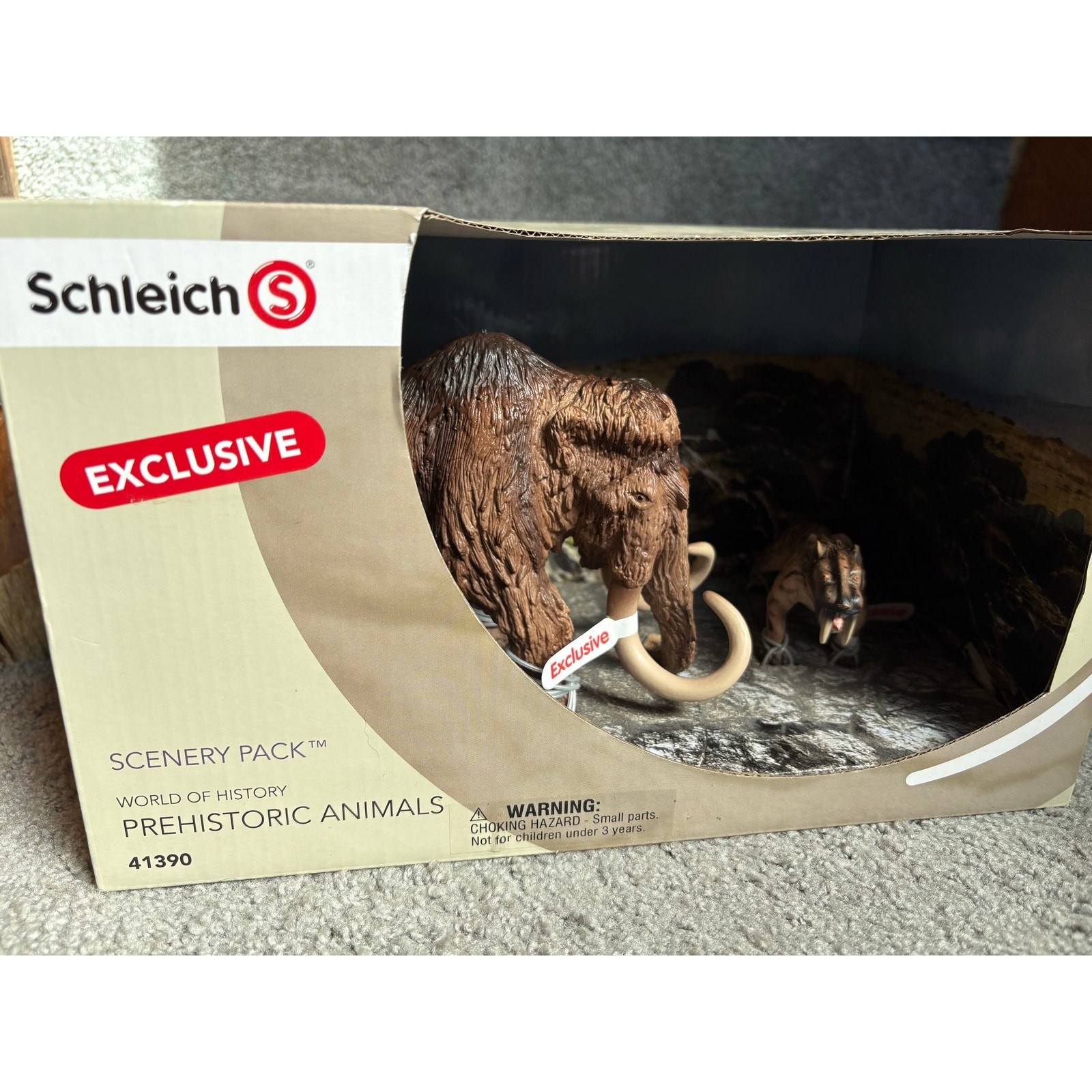 Schleich Exclusive Scenery Pack – Mammoth & Smilodon Rare Retired New In Box Schleich Exclusive Scenery Pack – Mammoth & Smilodon Rare Retired New In Box