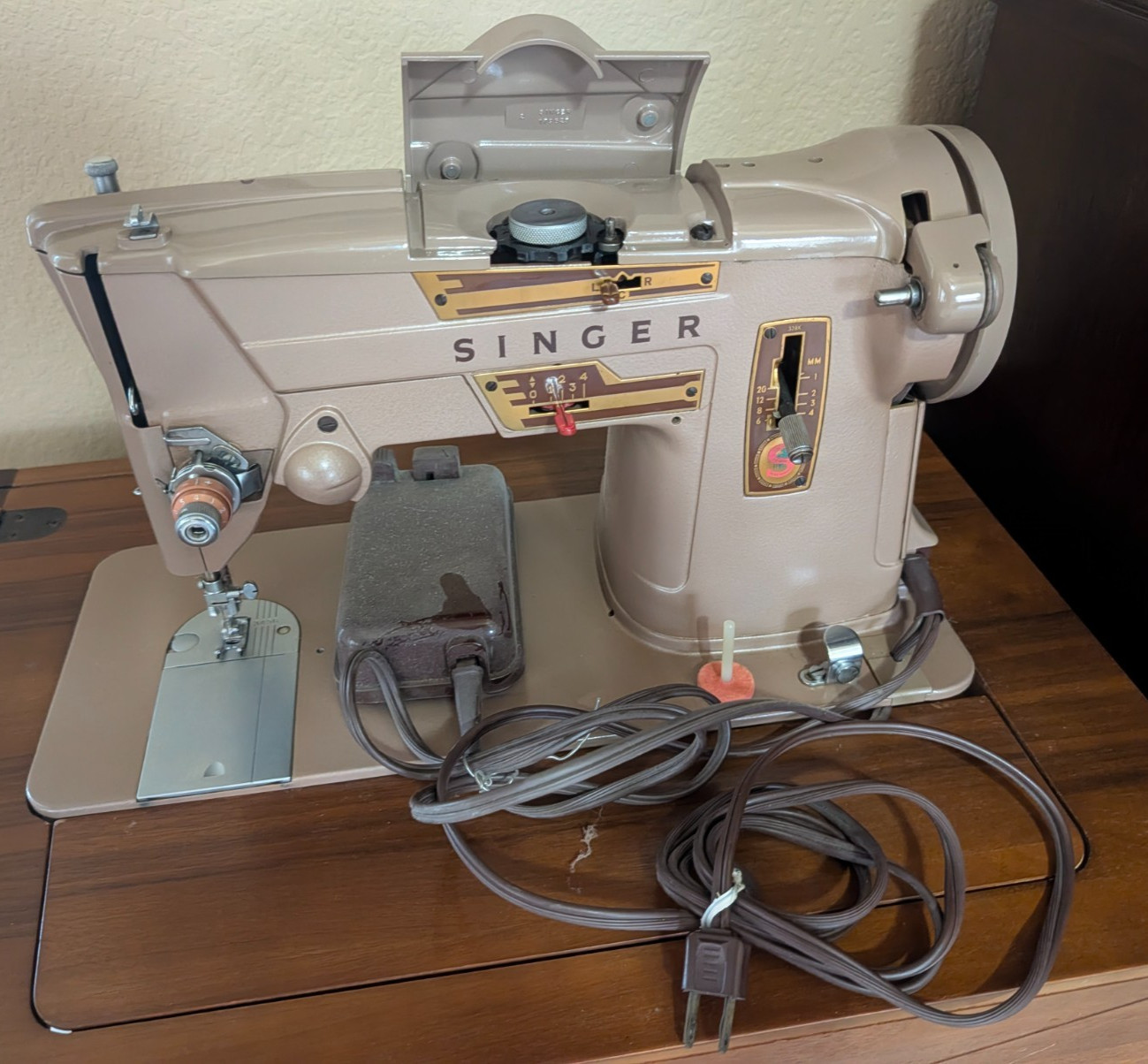 Local Vtg Singer 328K Metal Style-O-Matic Sewing Machine  # ET445678 w/ Cabinet