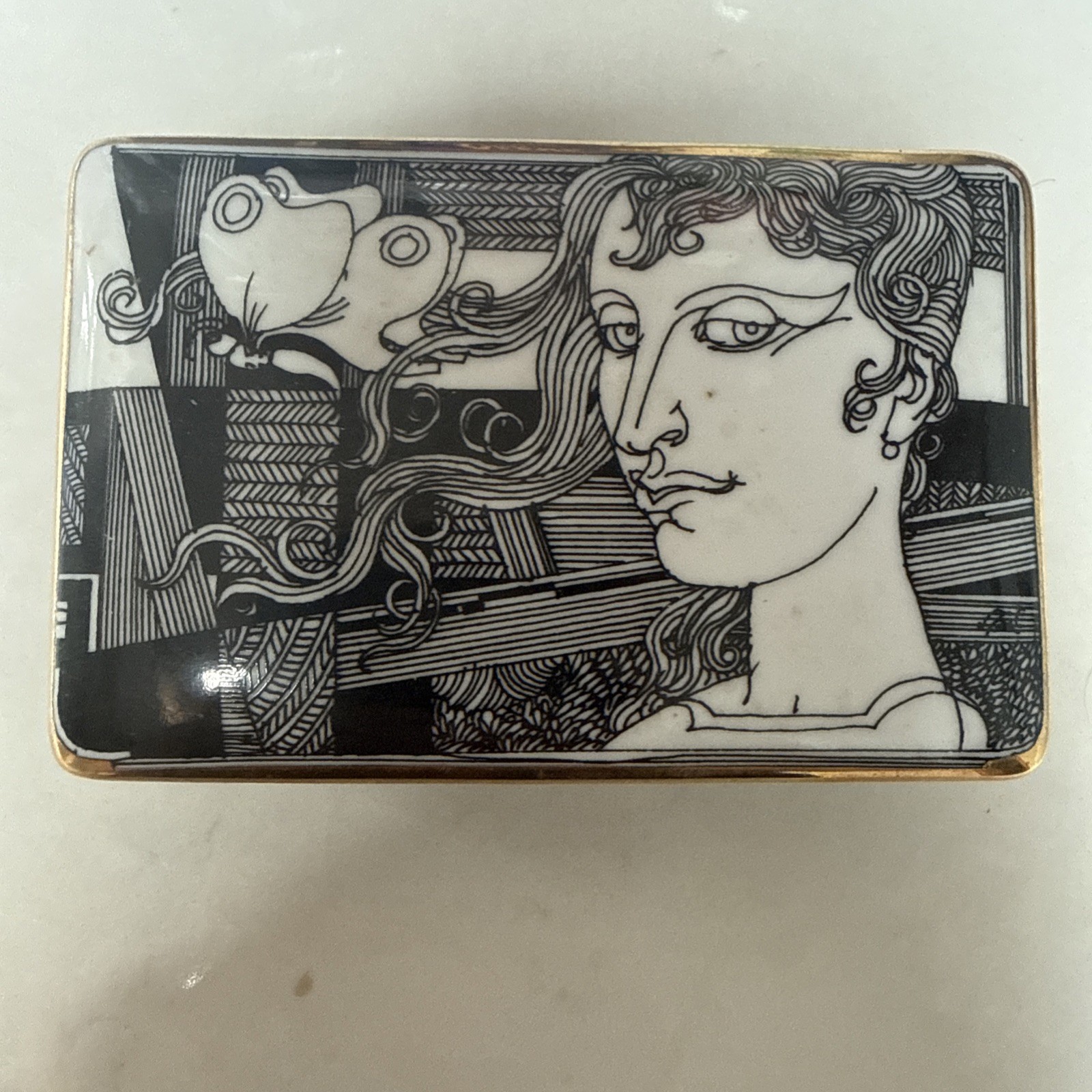 Hollohaza Hungary Trinket Box - Porcelain Art Nouveau Style 5 3/8” Endre Szász Hollohaza Hungary Trinket Box - Porcelain Art Nouveau Style 5 3/8” Endre Szász