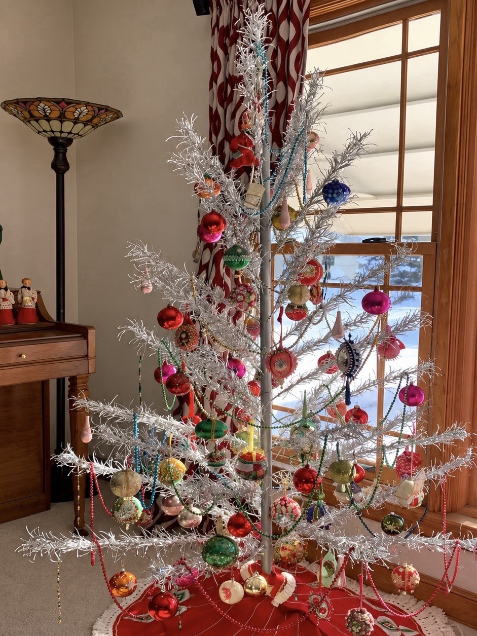 Vintage 6 Ft Silver Aluminum Christmas Tree 45 Branches Stand Instructions Vintage 6 Ft Silver Aluminum Christmas Tree 45 Branches Stand Instructions