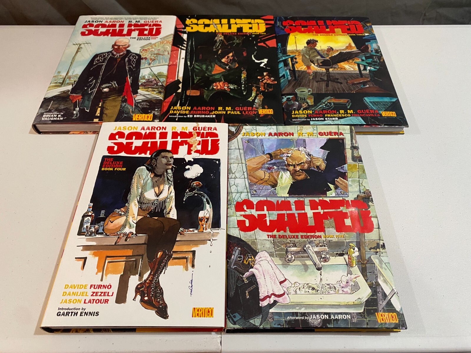 Scalped Deluxe Edition HC Volumes 1-5 Complete Jason Aaron DC Vertigo 1 2 3 4 5 Scalped Deluxe Edition HC Volumes 1-5 Complete Jason Aaron DC Vertigo 1 2 3 4 5