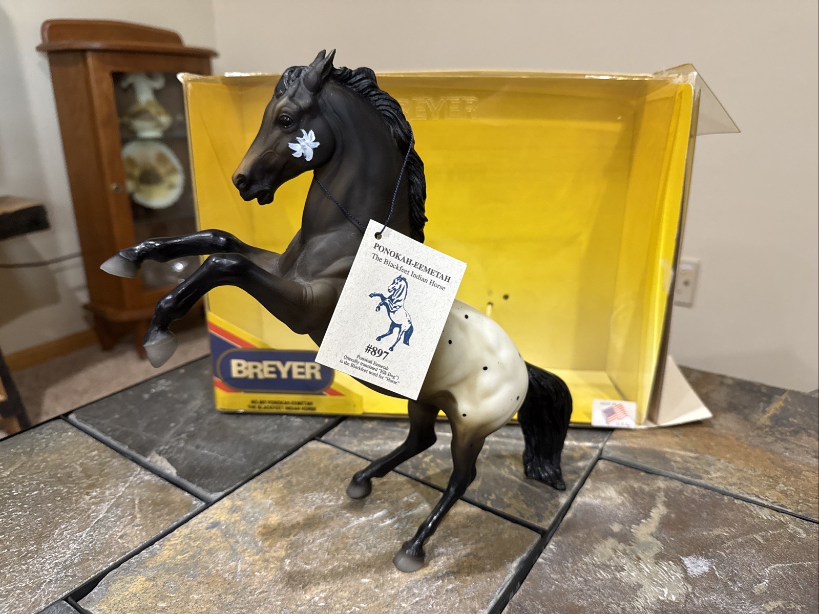 Ponokah-Eemeta, the blackfeet indian horse 1995 traditional breyer model #897 Ponokah-Eemeta, the blackfeet indian horse 1995 traditional breyer model #897
