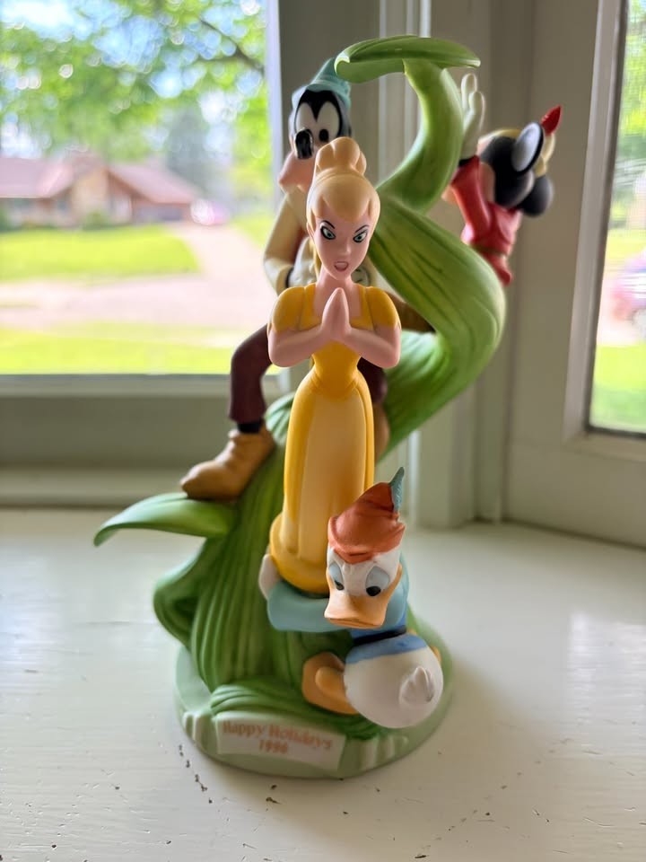 Disney Christmas Collection 1996 Figurine Mickey Goofy Donald Tinker Disney Christmas Collection 1996 Figurine Mickey Goofy Donald Tinker