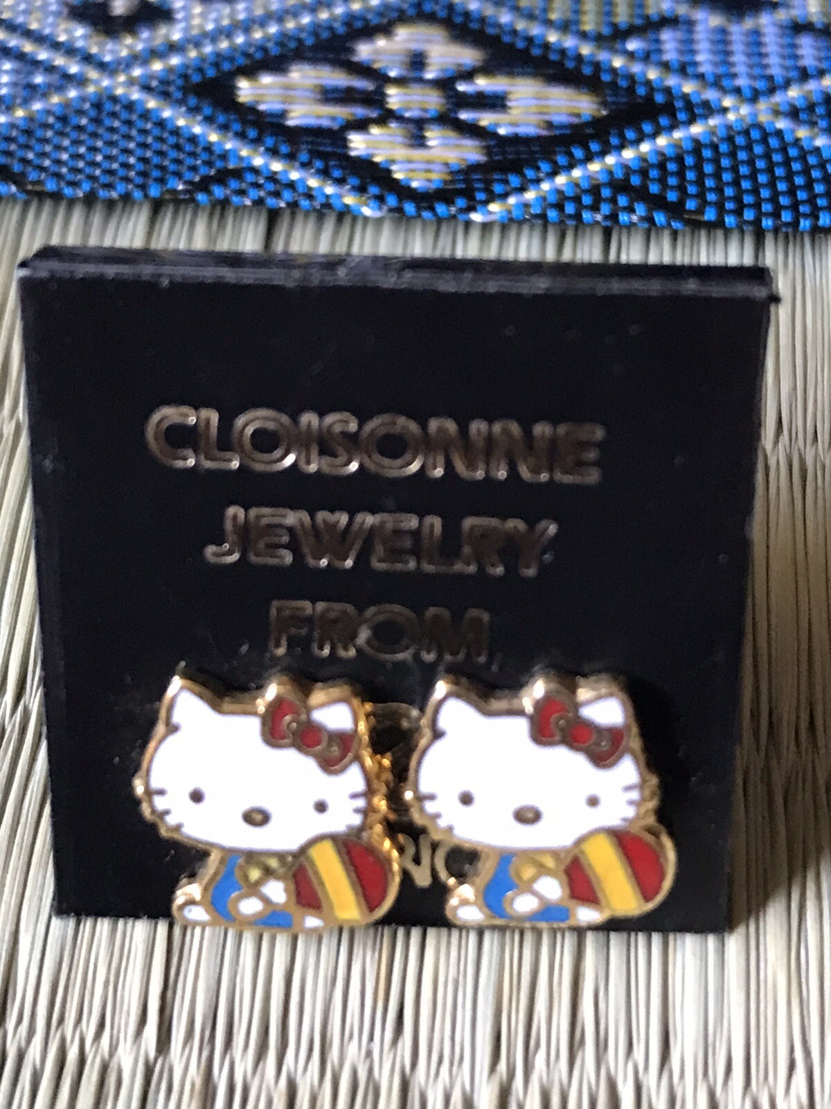 Vintage 1976 Hello Kitty Cloisonné Enamel Stud Earrings SANRIO Retro Rare New Vintage 1976 Hello Kitty Cloisonné Enamel Stud Earrings SANRIO Retro Rare New