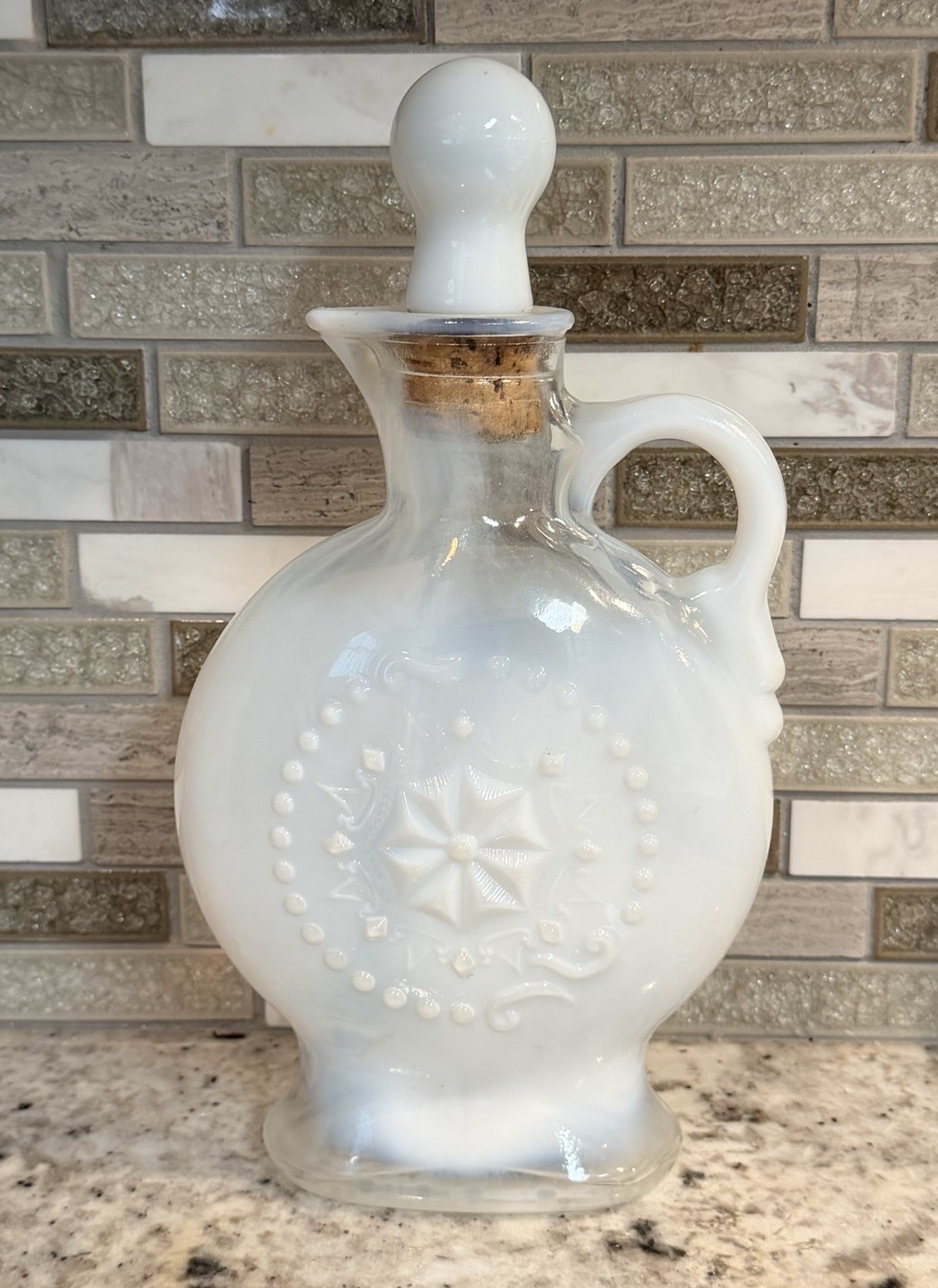 VTG 50’s Jim Beam Decanter Milk Glass Opalescent Ombre Whiskey Collector VTG 50’s Jim Beam Decanter Milk Glass Opalescent Ombre Whiskey Collector