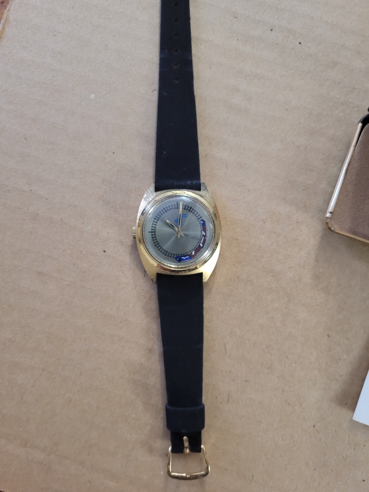 Vintage Conrail Rotating Train Mechanical Watch...works 100% excellent condition Vintage Conrail Rotating Train Mechanical Watch...works 100% excellent condition