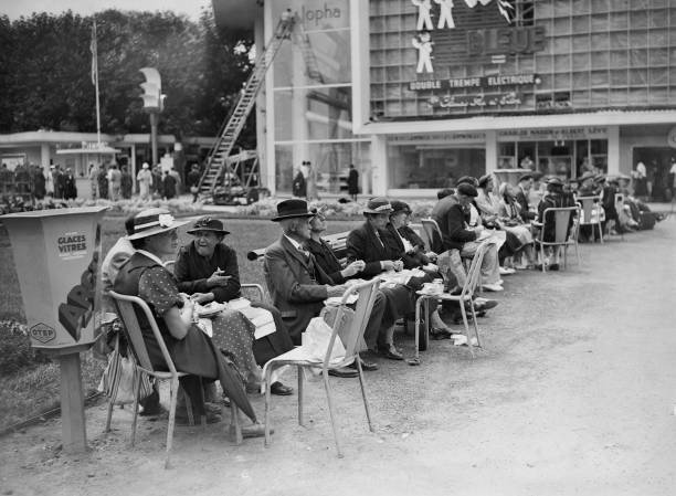 Visitors picnicking a park at Paris World\'s Fair August 18 1937 Old Photo